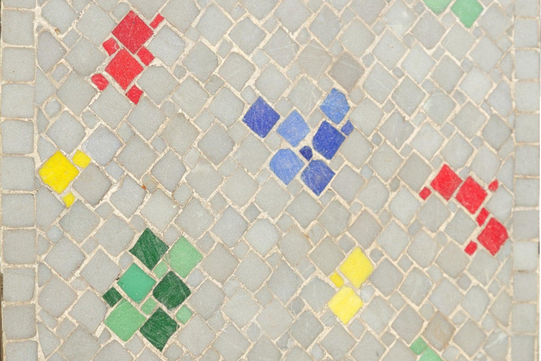 20ième siècle Table basse / banc à fleurs en mosaïque des années 1950 en vente