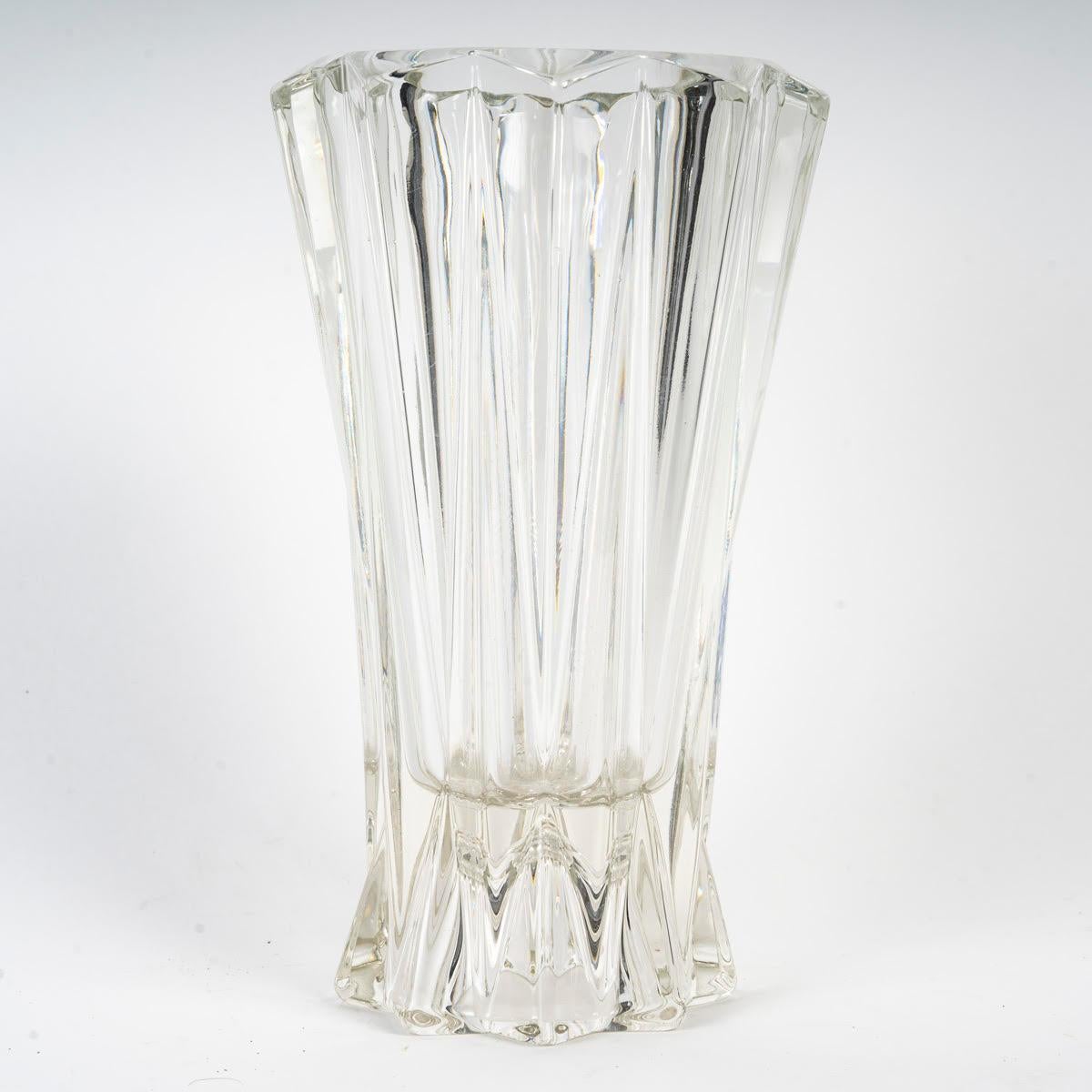 1950's Moulded Glass Vase. In Good Condition For Sale In Saint-Ouen, FR