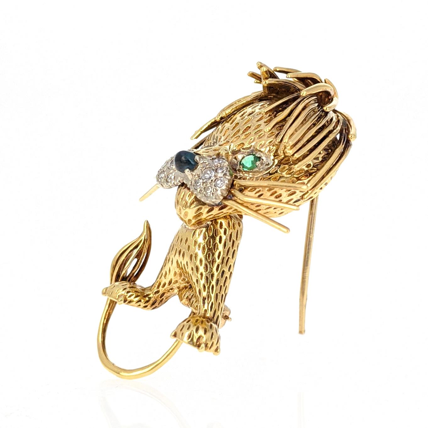 1950s Multi Gem Yellow Gold 'Lion Ebouriffé' Brooch In Good Condition In New York, NY