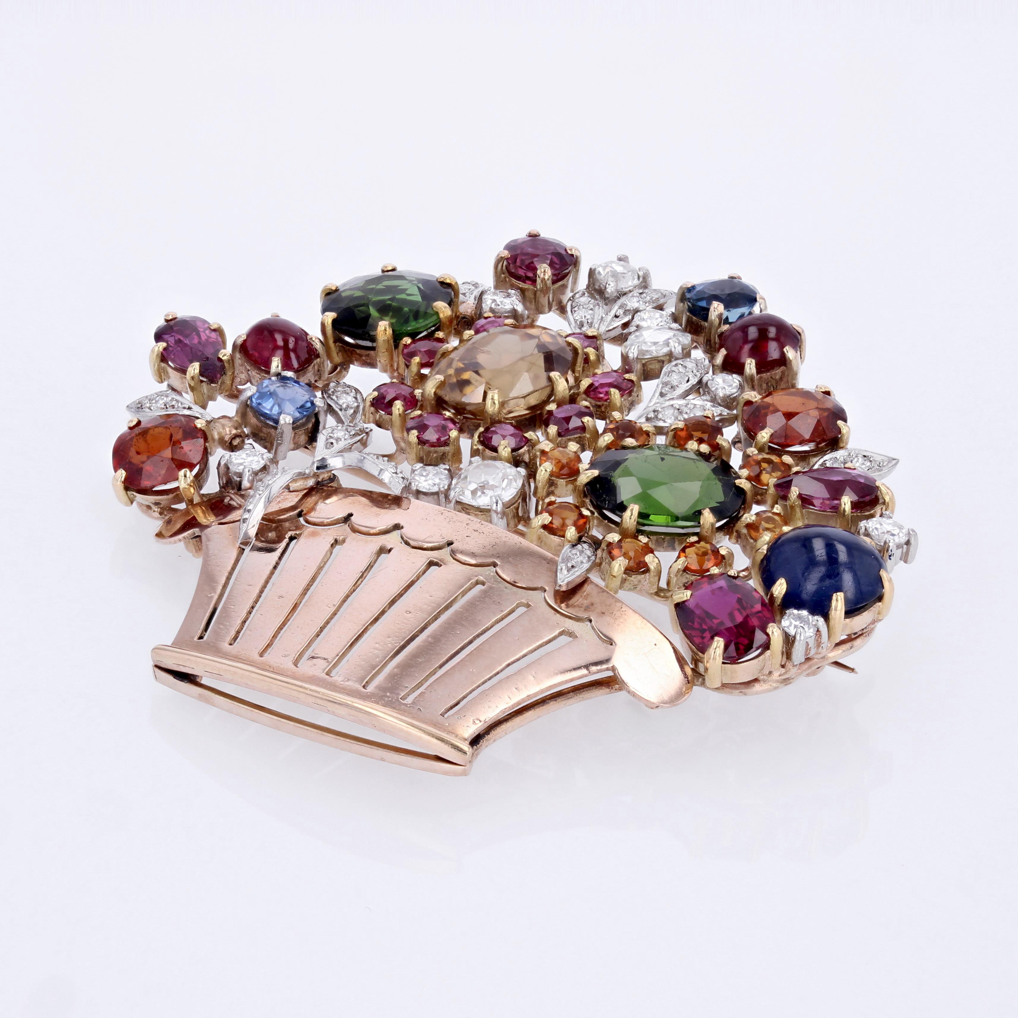 1950s Multi Precious Stones Rose Gold Tutti Frutti Bouquet Brooch In Good Condition For Sale In Poitiers, FR