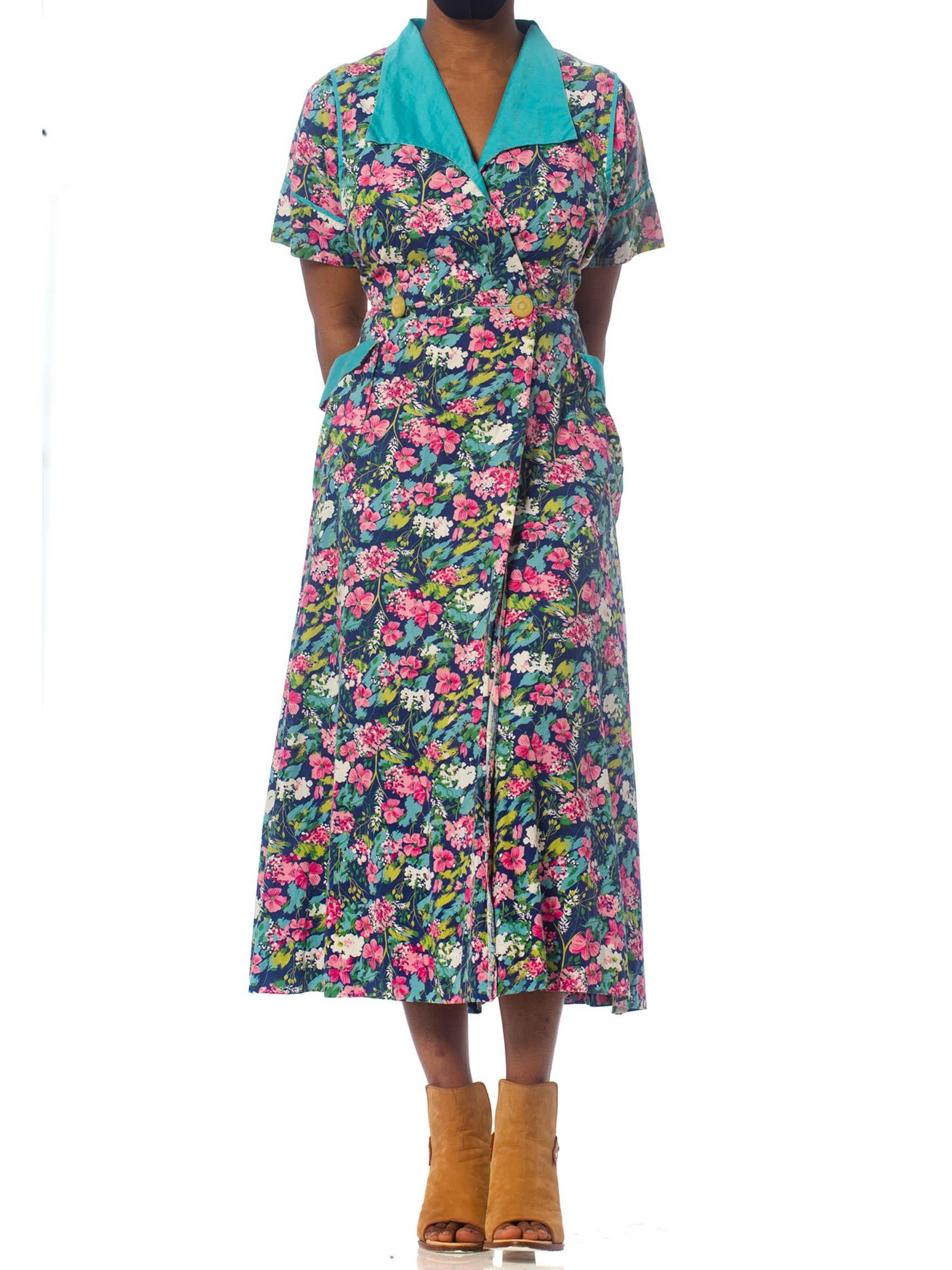 1950S Pink & Blue Floral Cotton Wrap House Dress XL With Pockets! For Sale 1