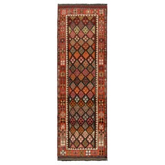 1950er Jahre Mehrfarbiger Vintage Tribal Runner Rot mit geometrischem Muster von Teppich & Kelim