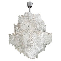 Muranoglas-Kronleuchter mit Chromstiel und weißer Struktur von AVMazzega, 1950er Jahre