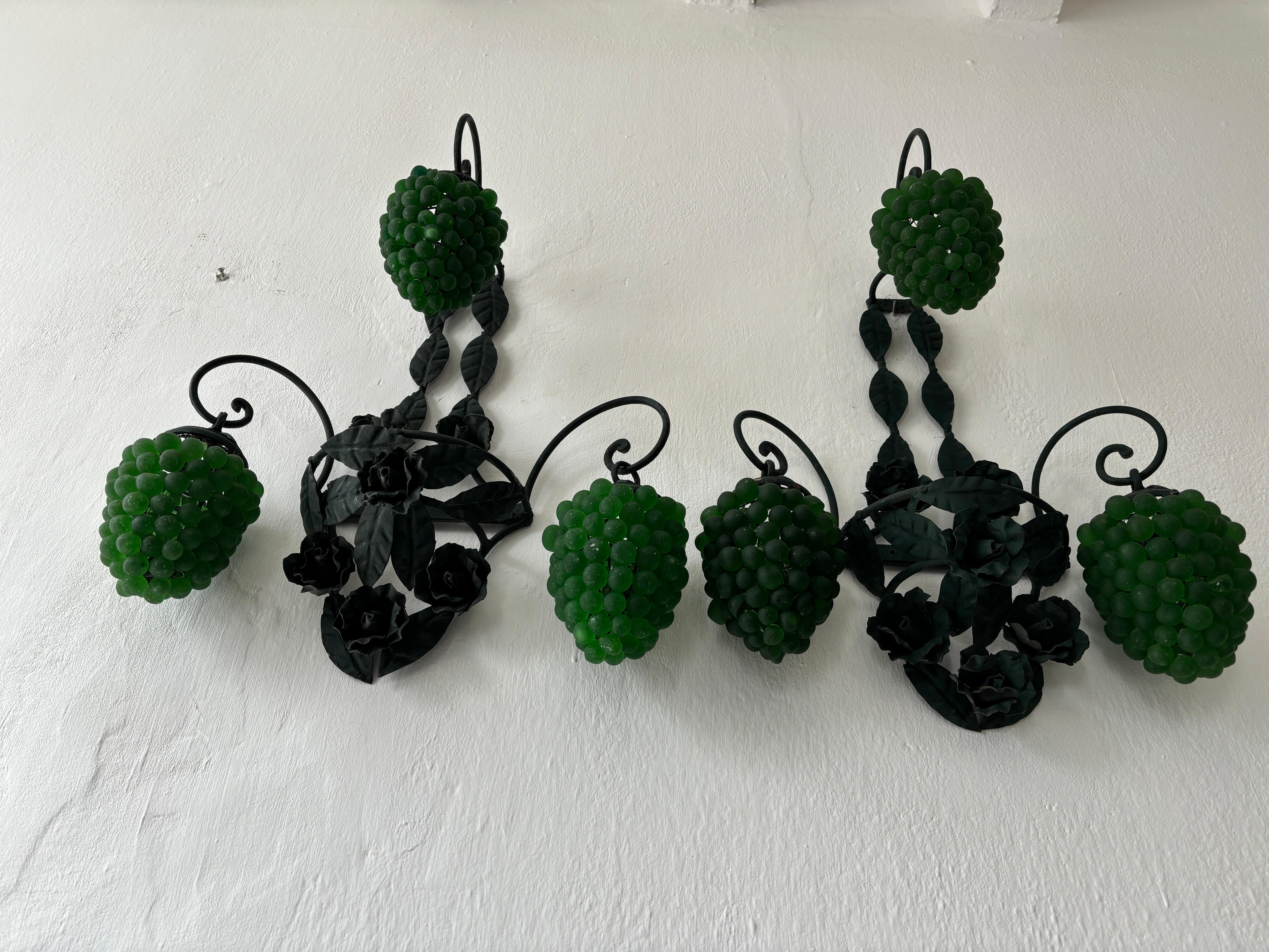 1950s Murano Huge 3 Lights Green Grape Sconces Roses Rare In Good Condition For Sale In Firenze, Toscana