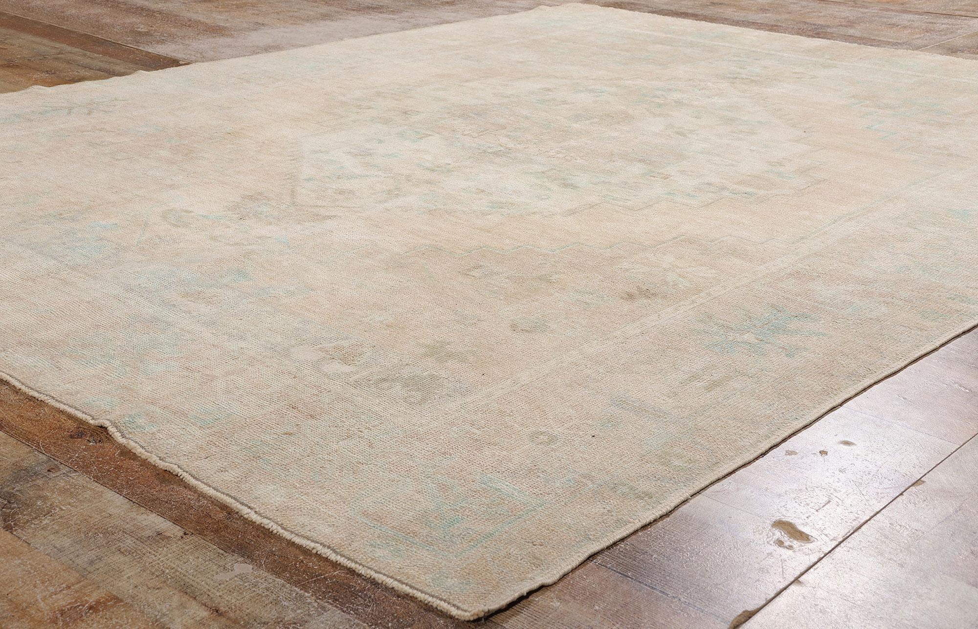 1950's Muted Turkish Oushak Carpet with Modern Style en venta 1