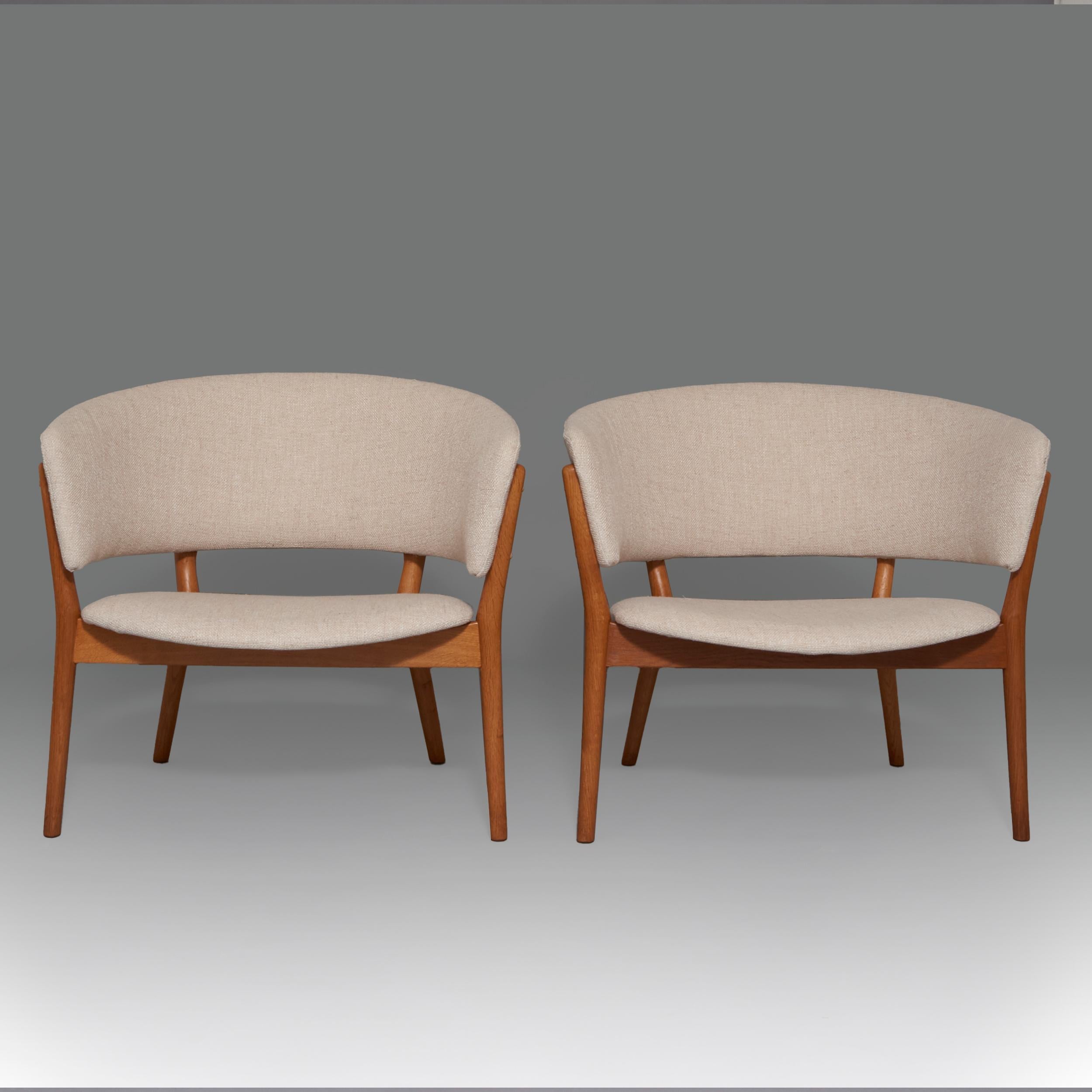 Pair of armchairs in Teak and upholstery designed by Nanna DItzel for Soren Willadsen Mobelfabrik. Denmark, 1950s Excellent Vintage condition, reupholstered

Nanna DItzel, graduated architect in London and as a cabinet maker in Denmark, she