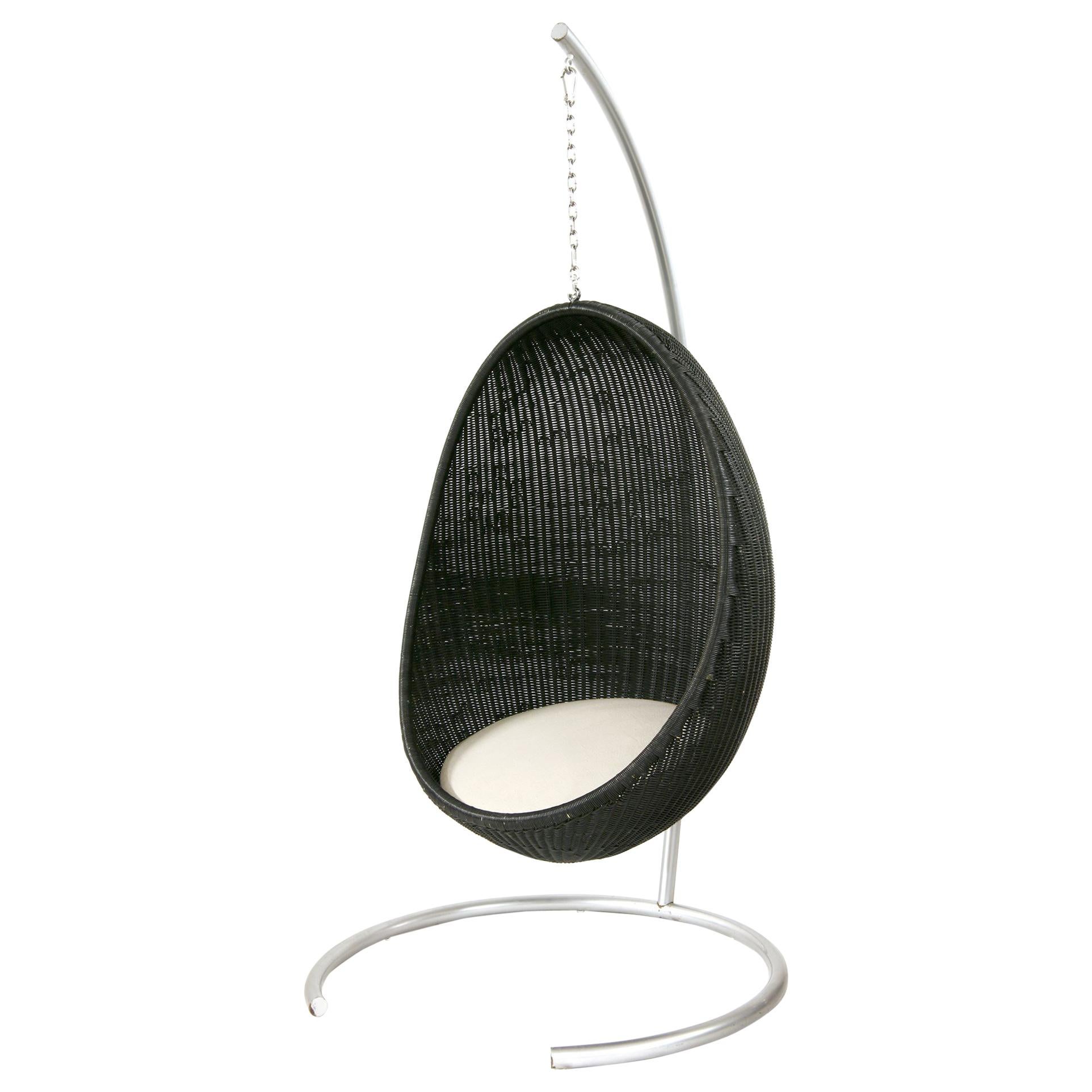 1950s Nanna & Jorgen Ditzel Design Hanging Outdoor Black Egg Chair For Sale