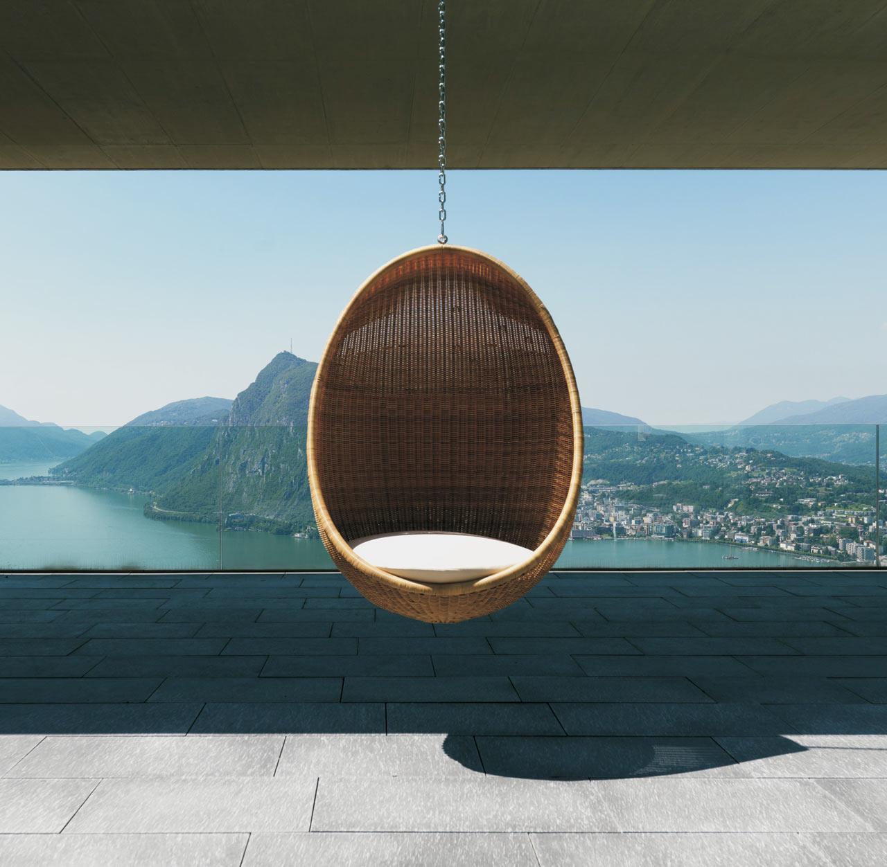 1950s Nanna & Jorgen Ditzel design hanging outdoor egg chair, high quality, elegant and timeless design.