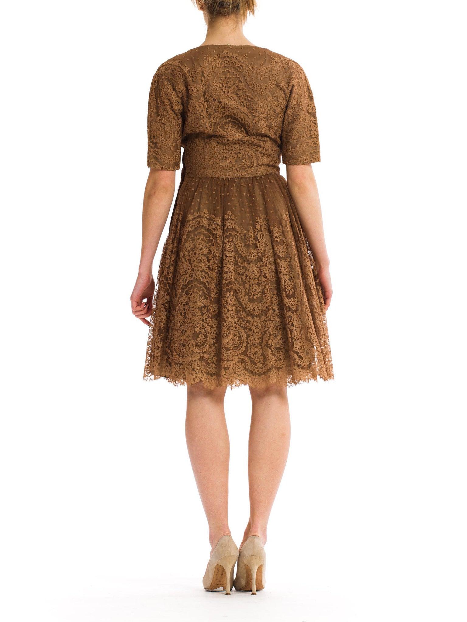 1950S NAT KAPLAN Brown Rayon & Silk Chantilly Lace Short Sleeve Cocktail Dress For Sale 3