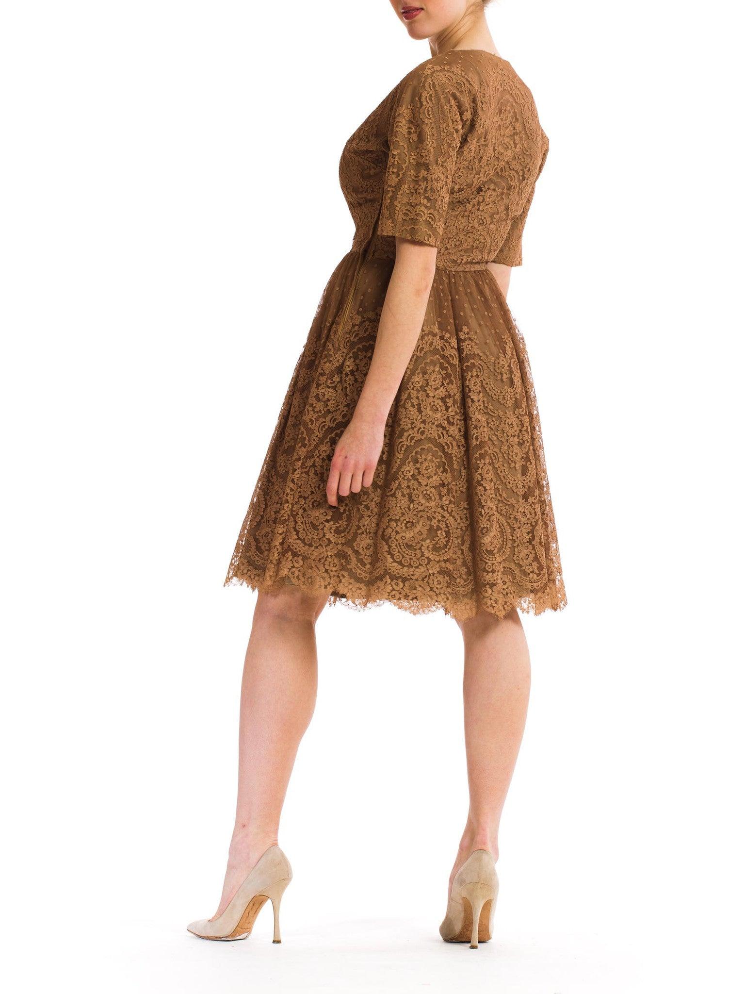 1950S NAT KAPLAN Brown Rayon & Silk Chantilly Lace Short Sleeve Cocktail Dress For Sale 4