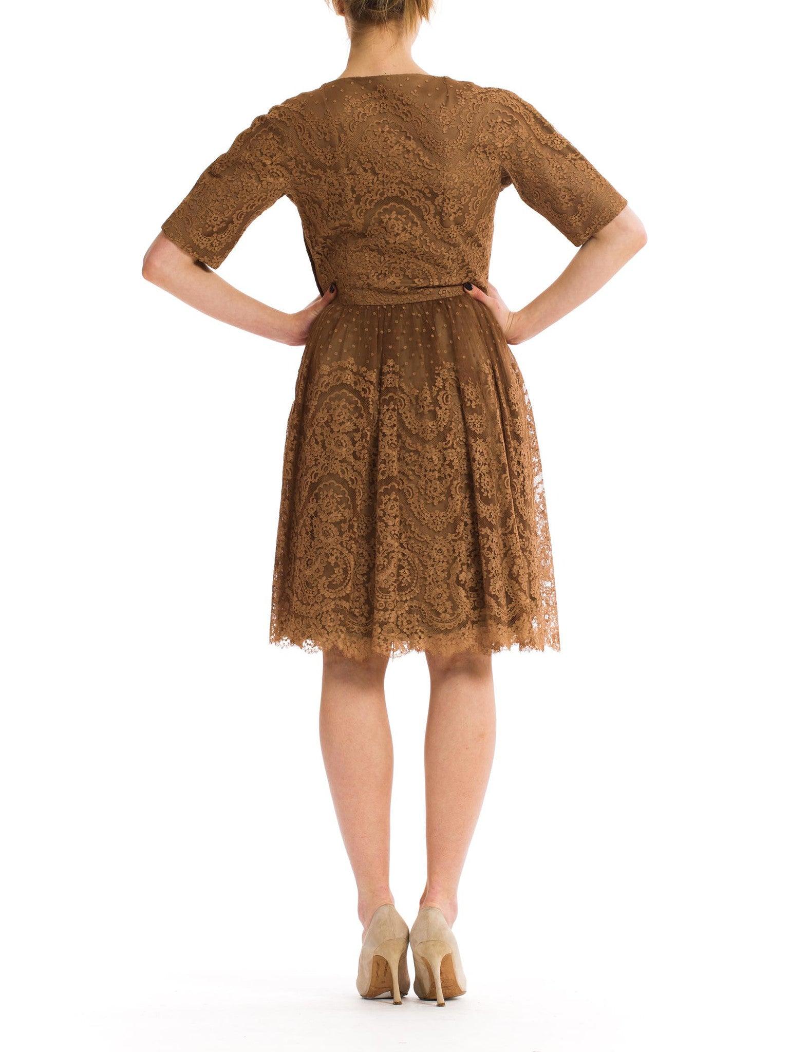 1950S NAT KAPLAN Brown Rayon & Silk Chantilly Lace Short Sleeve Cocktail Dress For Sale 5