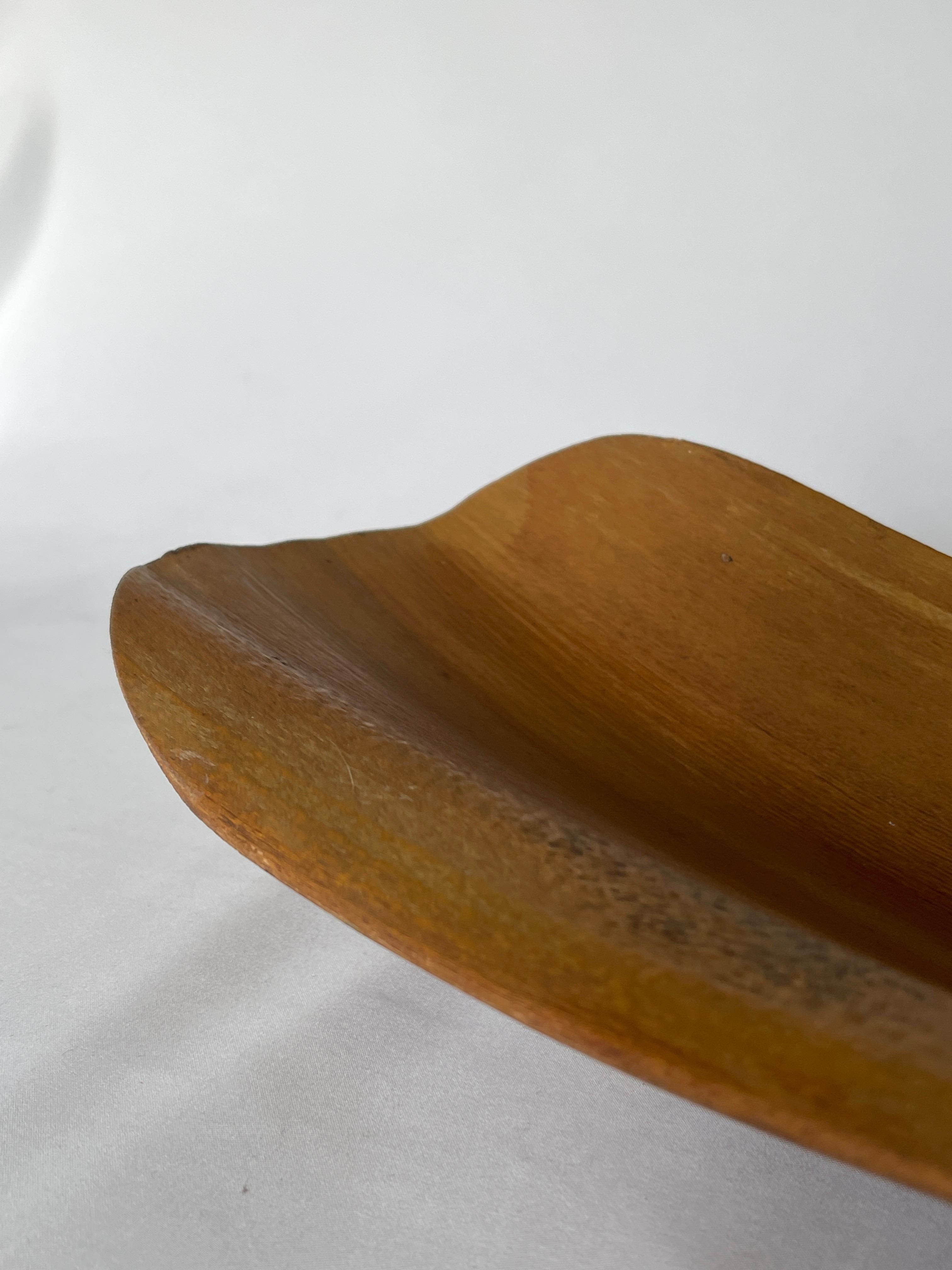 20th Century 1950's Natural Florida Palm Leaf Centrepiece Tray For Sale