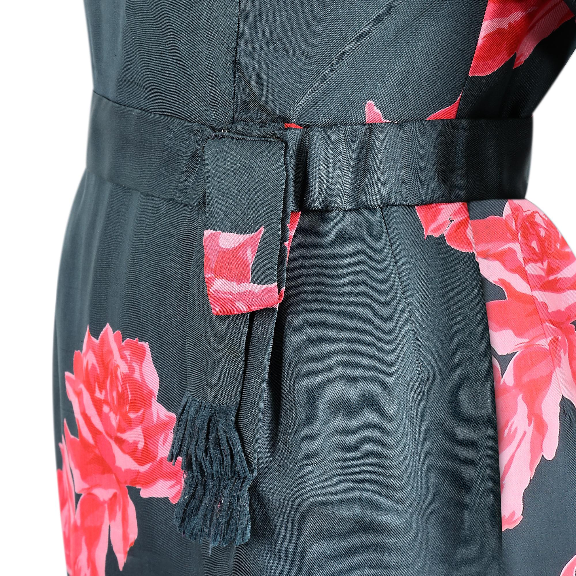 1950s Navy and Pink Silk Rose Print Dress In Excellent Condition For Sale In London, GB