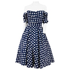 1950er Jahre Marineblaues und weißes Polkadot-Sommerpartykleid