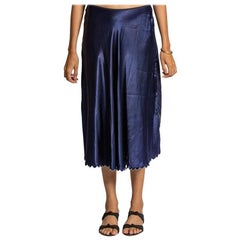 1950S Marineblauer, schräg geschnittener Rayon-Halbslip mit weißer Muschelverzierung