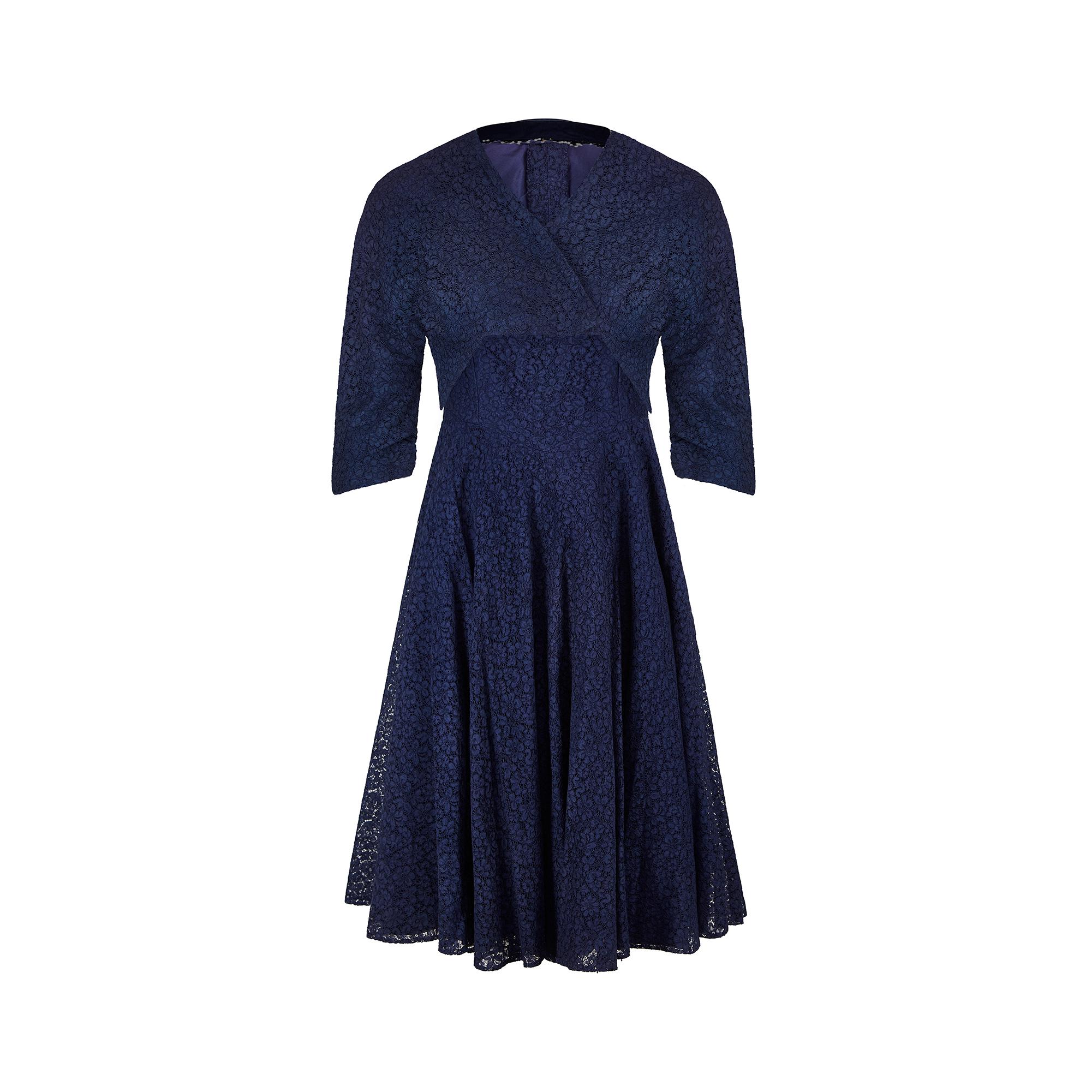1950er Jahre Marineblaues Kleid mit Spitze und weißem Perlenhalsband Anzug im Zustand „Hervorragend“ im Angebot in London, GB