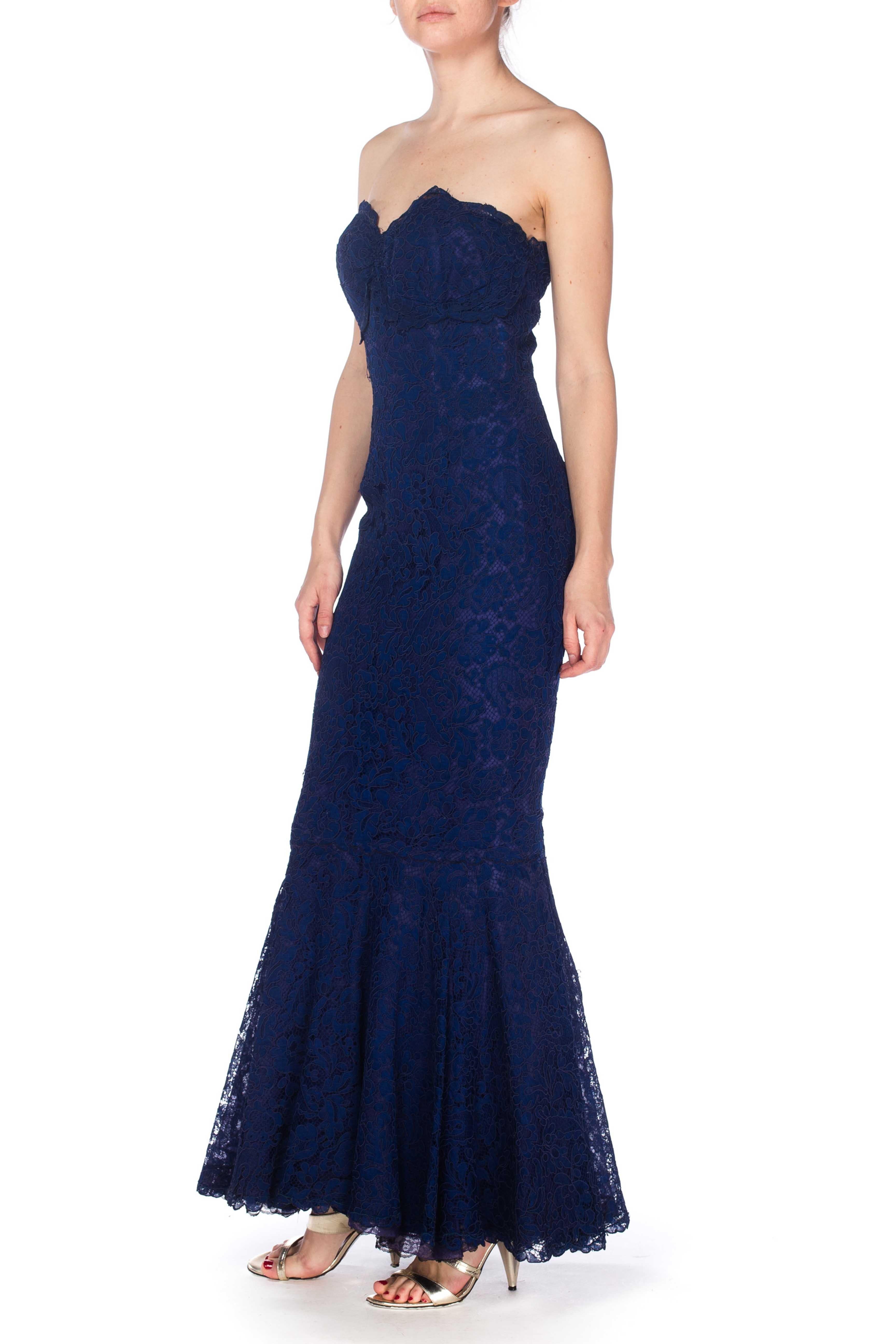 1950S Navy Blue Silk & Lace Strapless Gown With Trumpet Skirt In Excellent Condition For Sale In New York, NY