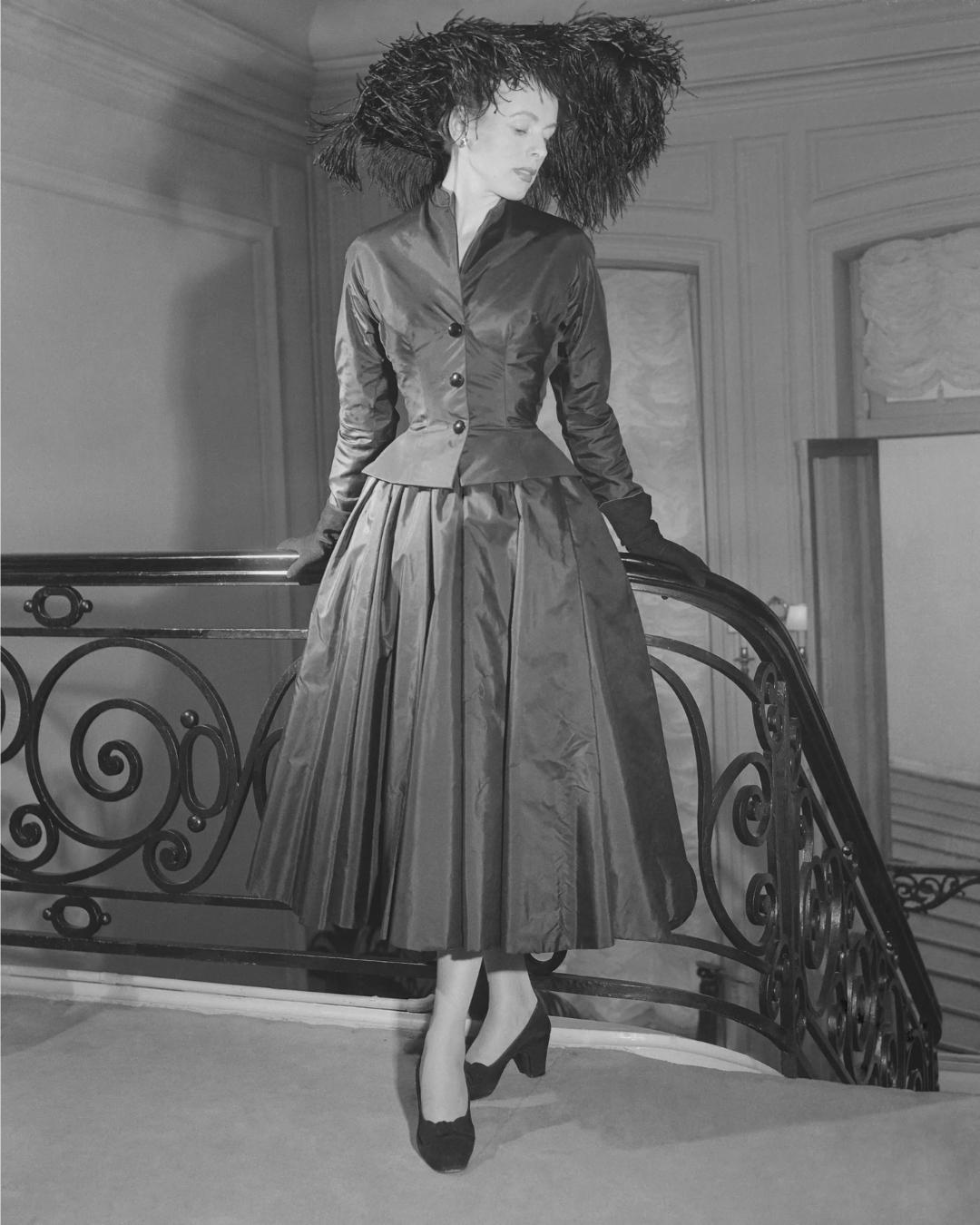Women's 1950s Navy Silk Couture Bar Jacket with Button Pocket For Sale