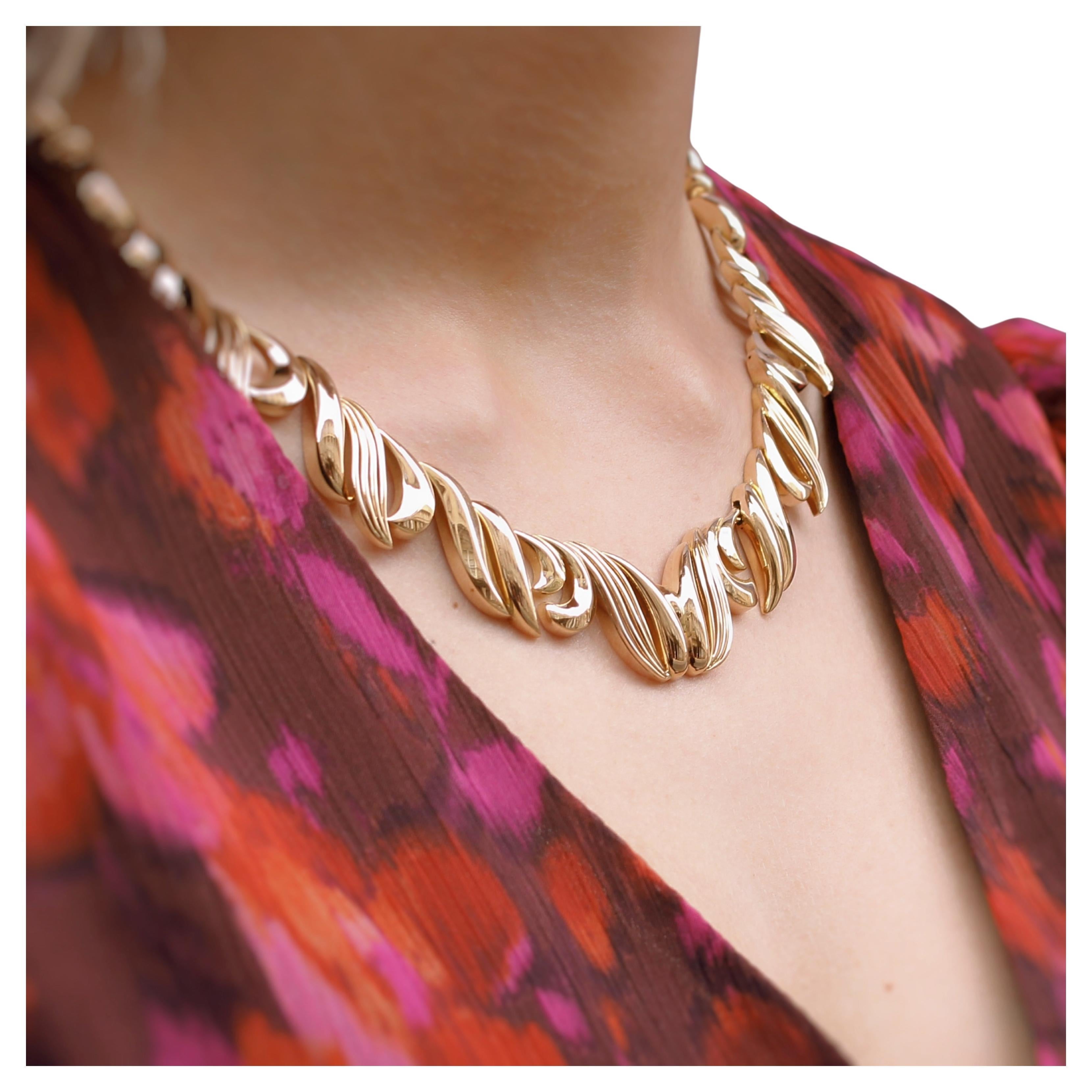 1950s Necklace pink gold