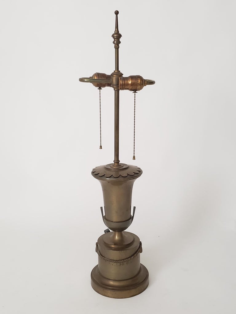 1950s Neoclassical Brass Table Lamp, Italia For Sale 1