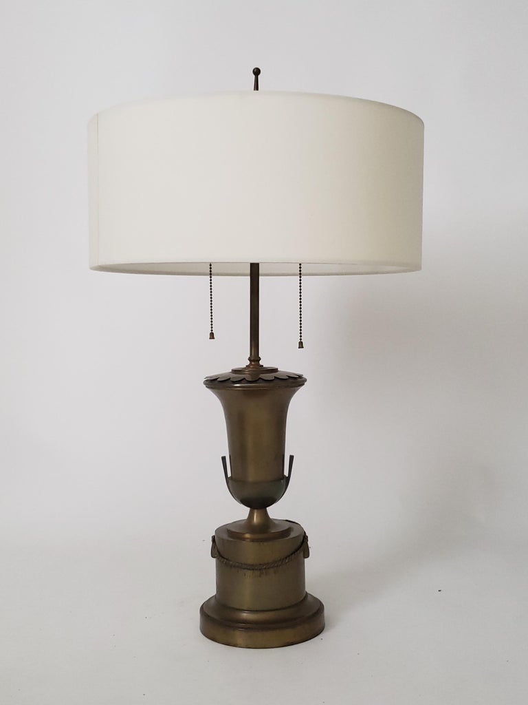 1950s Neoclassical Brass Table Lamp, Italia For Sale 2