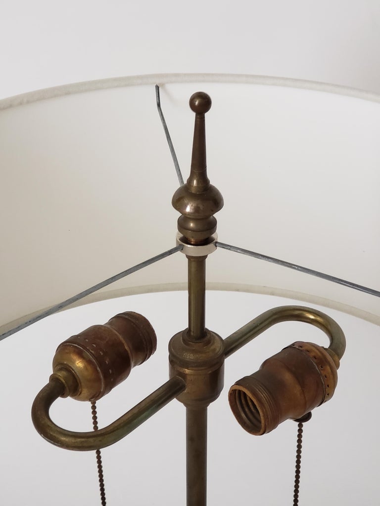 1950s Neoclassical Brass Table Lamp, Italia For Sale 3