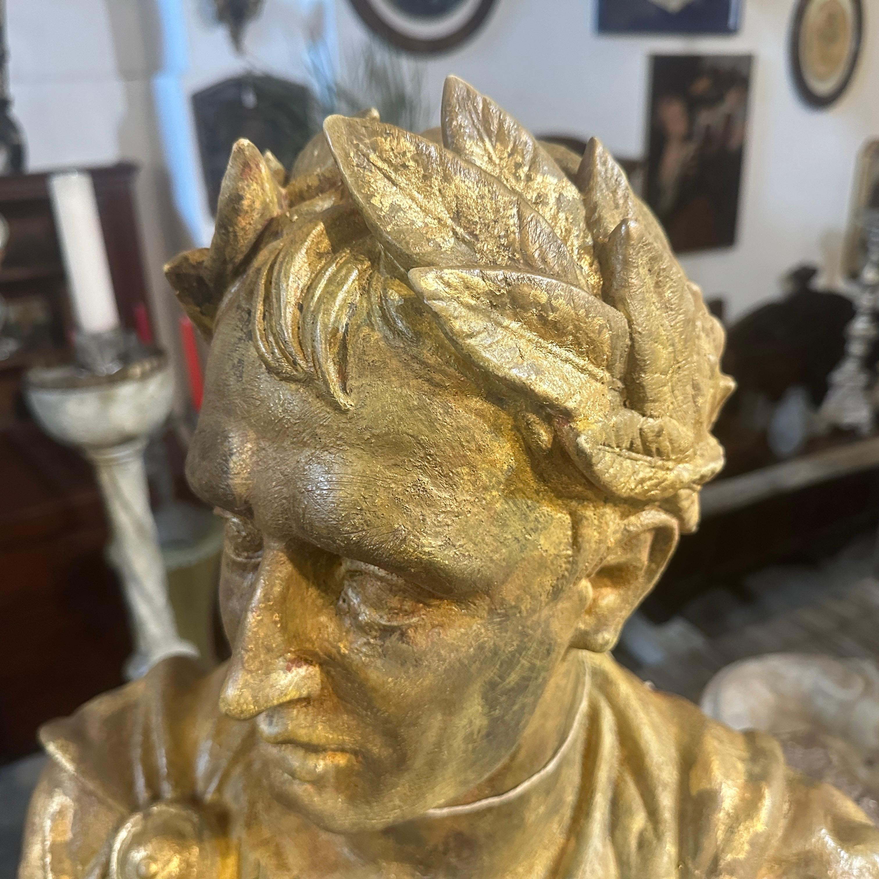 1950s Neo classical Gold Patinated Plaster Bust of Giulio Cesare In Fair Condition For Sale In Catania, Sicilia