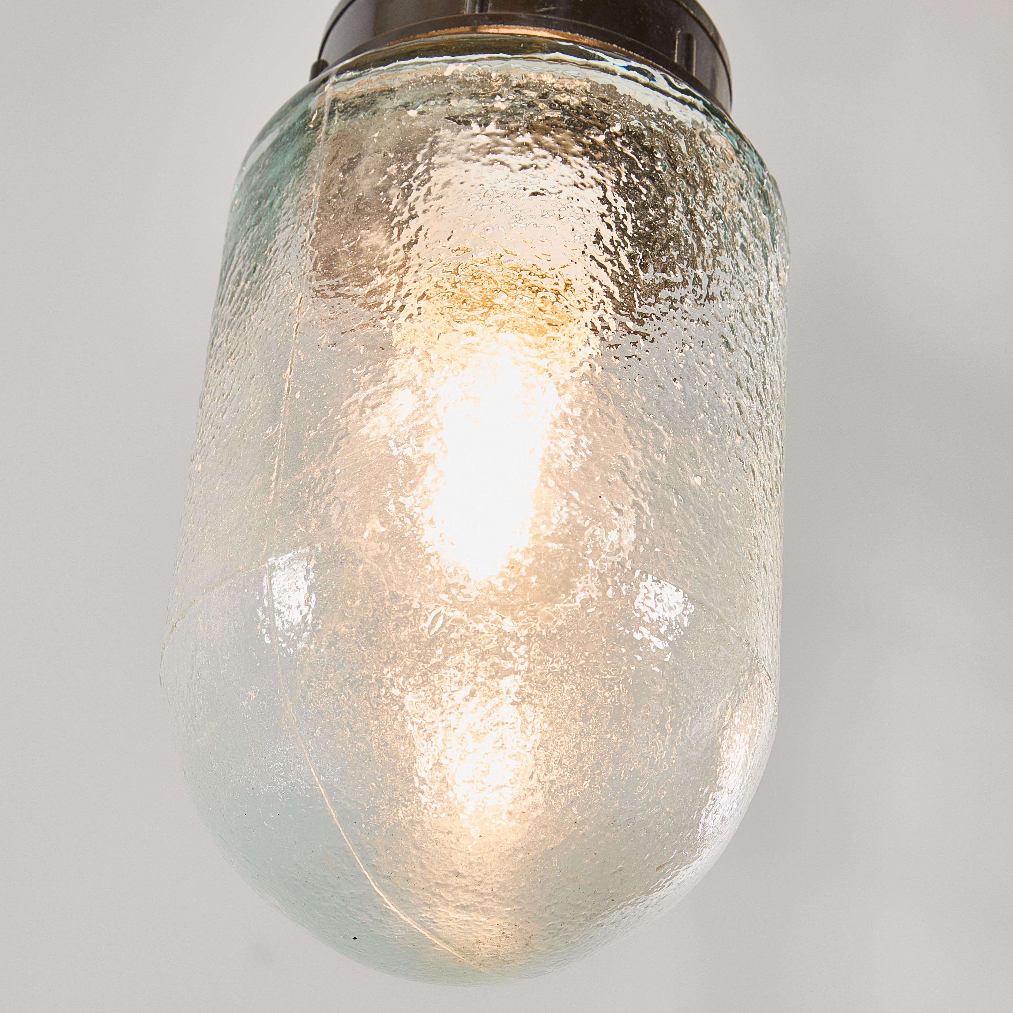 Lampade a sospensione a cilindro screziate trasparenti degli anni '50 - coppia unica in vendita 5