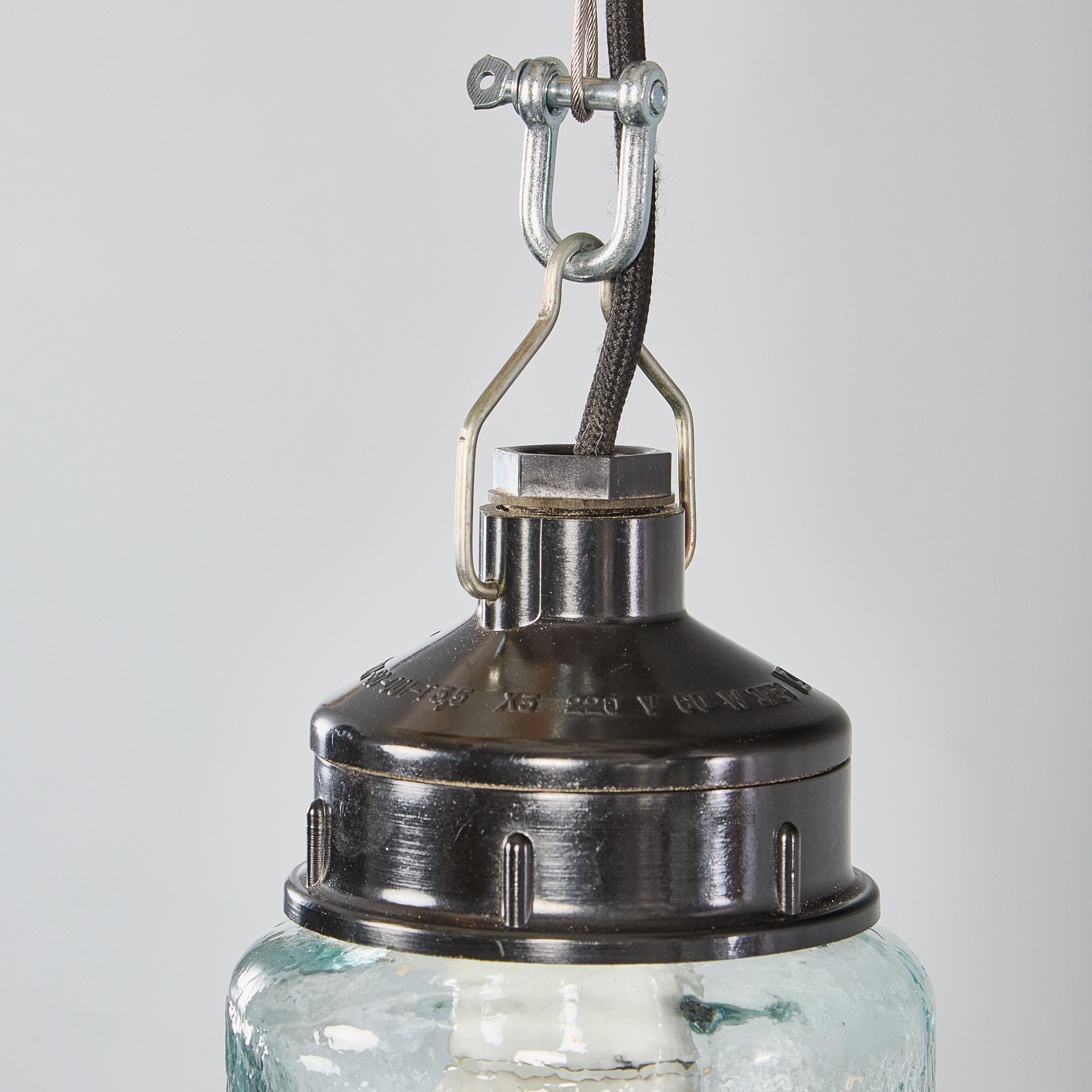 Lampade a sospensione a cilindro screziate trasparenti degli anni '50 - coppia unica in vendita 1