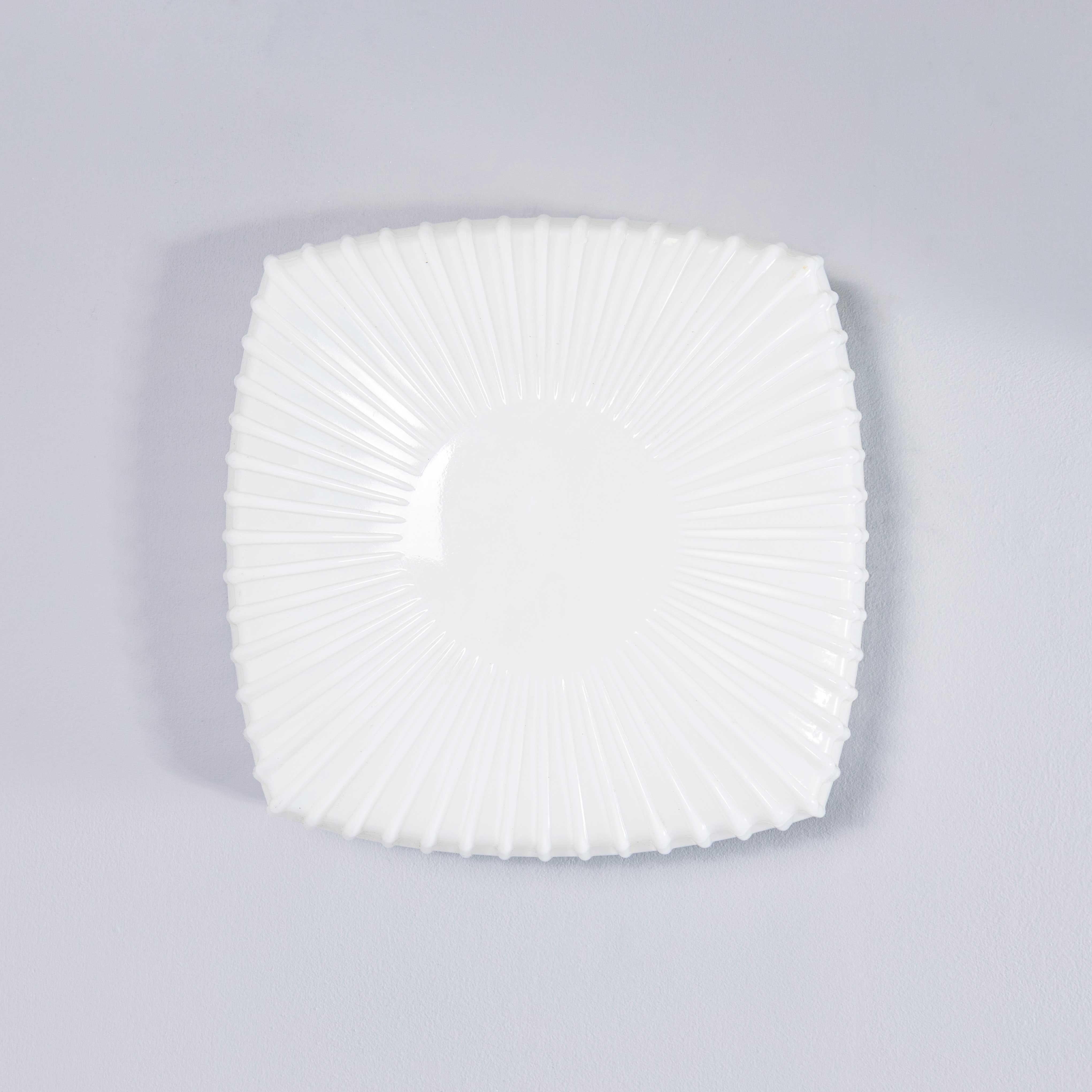 Lámpara de Pared - Techo 1950's New Old Stock Plato Acanalado Opalina Checa Vidrio en venta