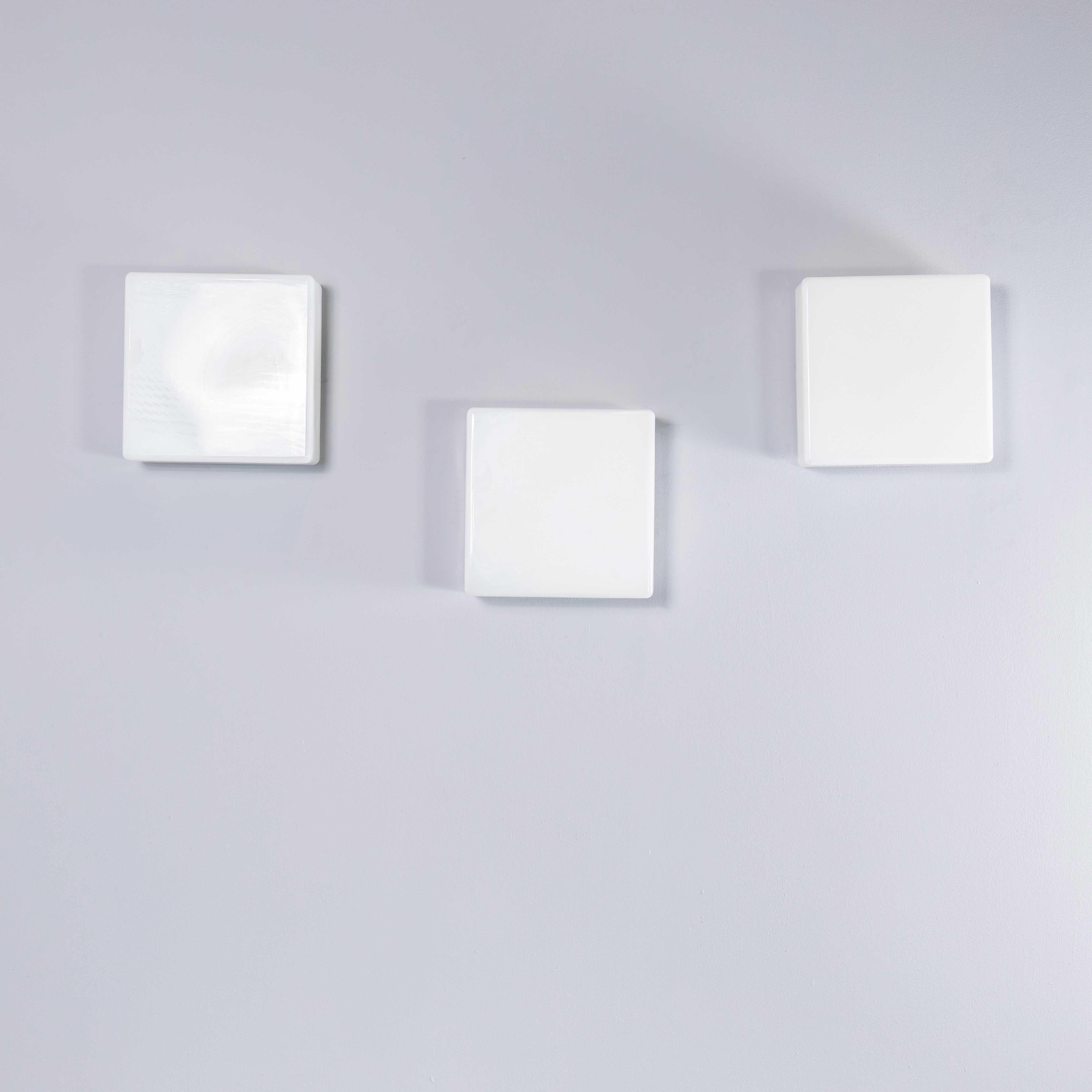 Lámpara de Pared - Techo 1950's New Old Stock Plato Cuadrado Opalina Checa en venta 1