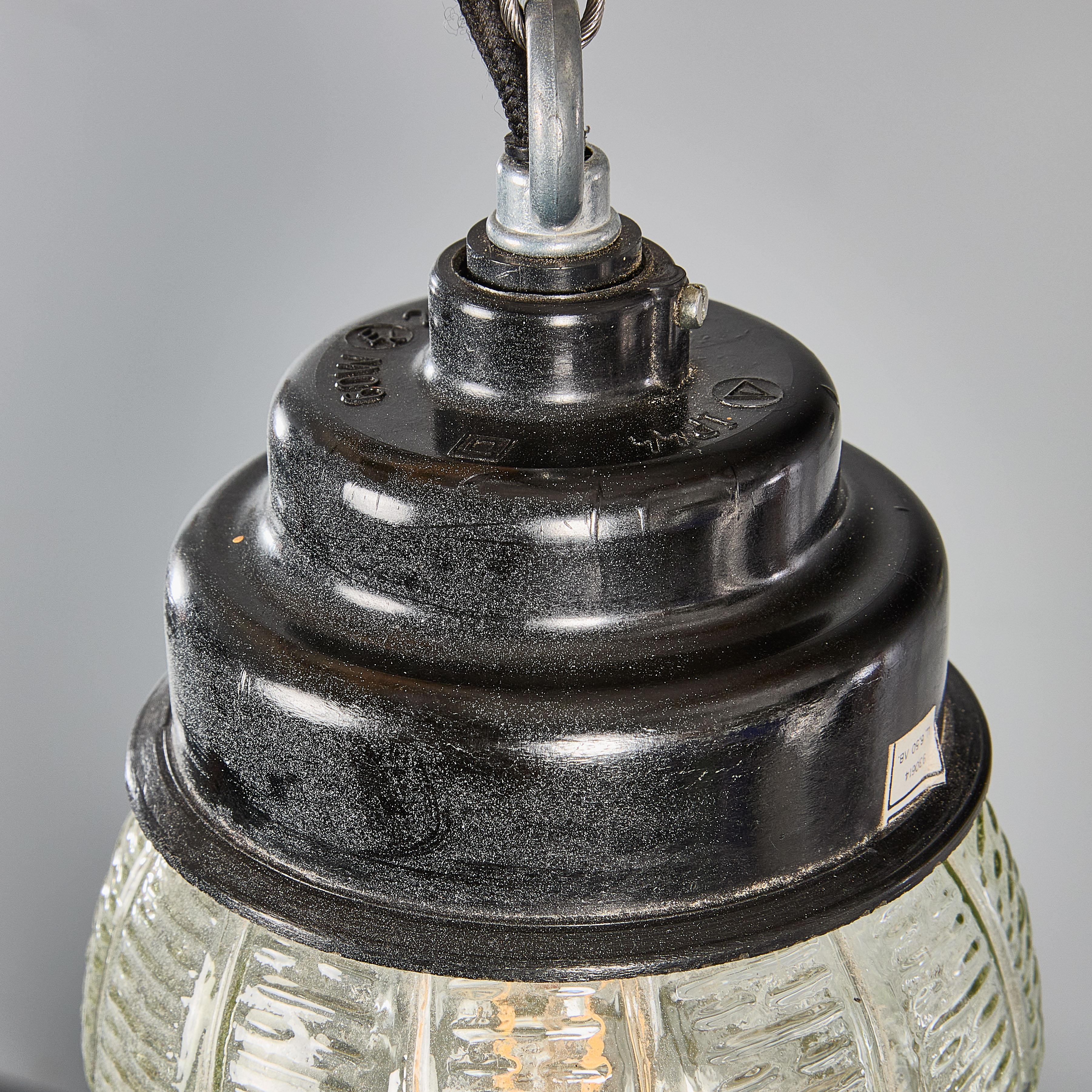 Lampade a sospensione con barile decorato degli anni '50 &New Old Stock in vendita 2