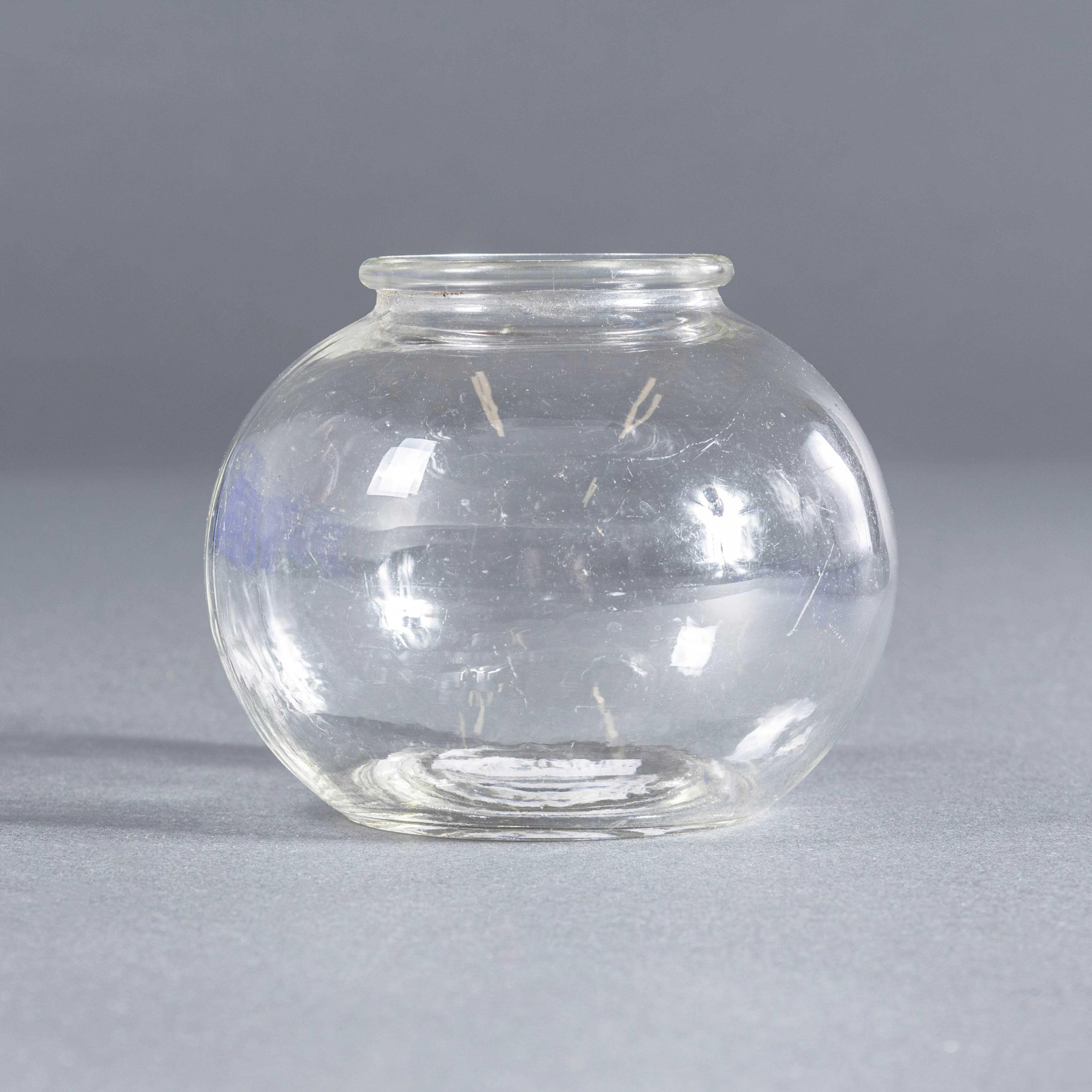 1950's New Old Stock Fairground Fish Bowls - Large Size In Good Condition For Sale In Hook, Hampshire