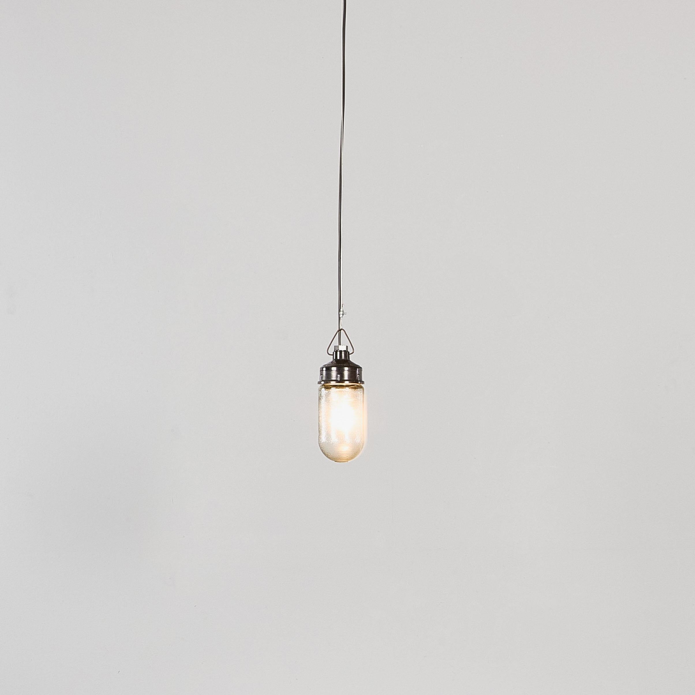 Lampade a sospensione a barile con tinta chiara screziata degli anni '50 - Quantità disponibile in vendita 8