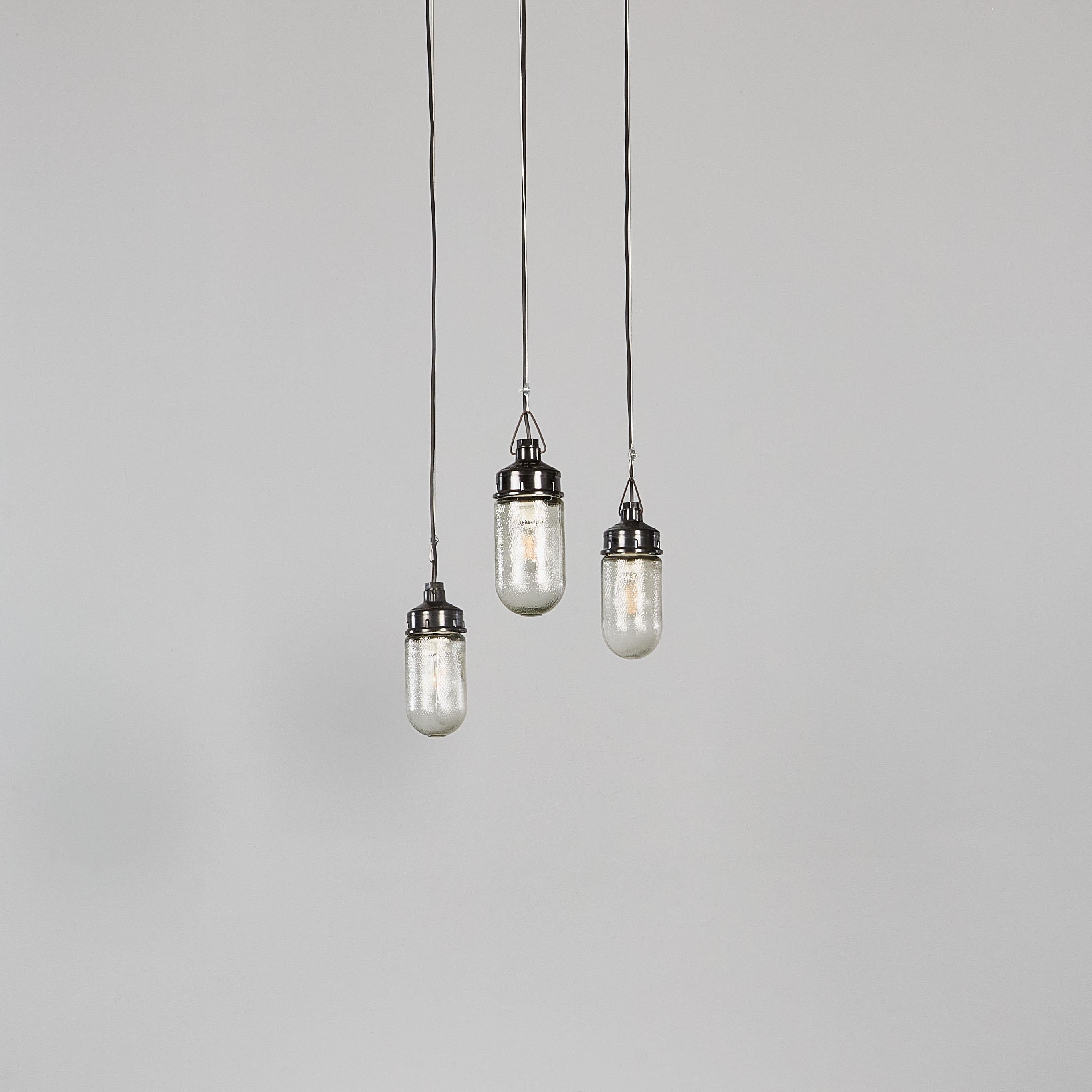 Ceco Lampade a sospensione a barile con tinta chiara screziata degli anni '50 - Quantità disponibile in vendita