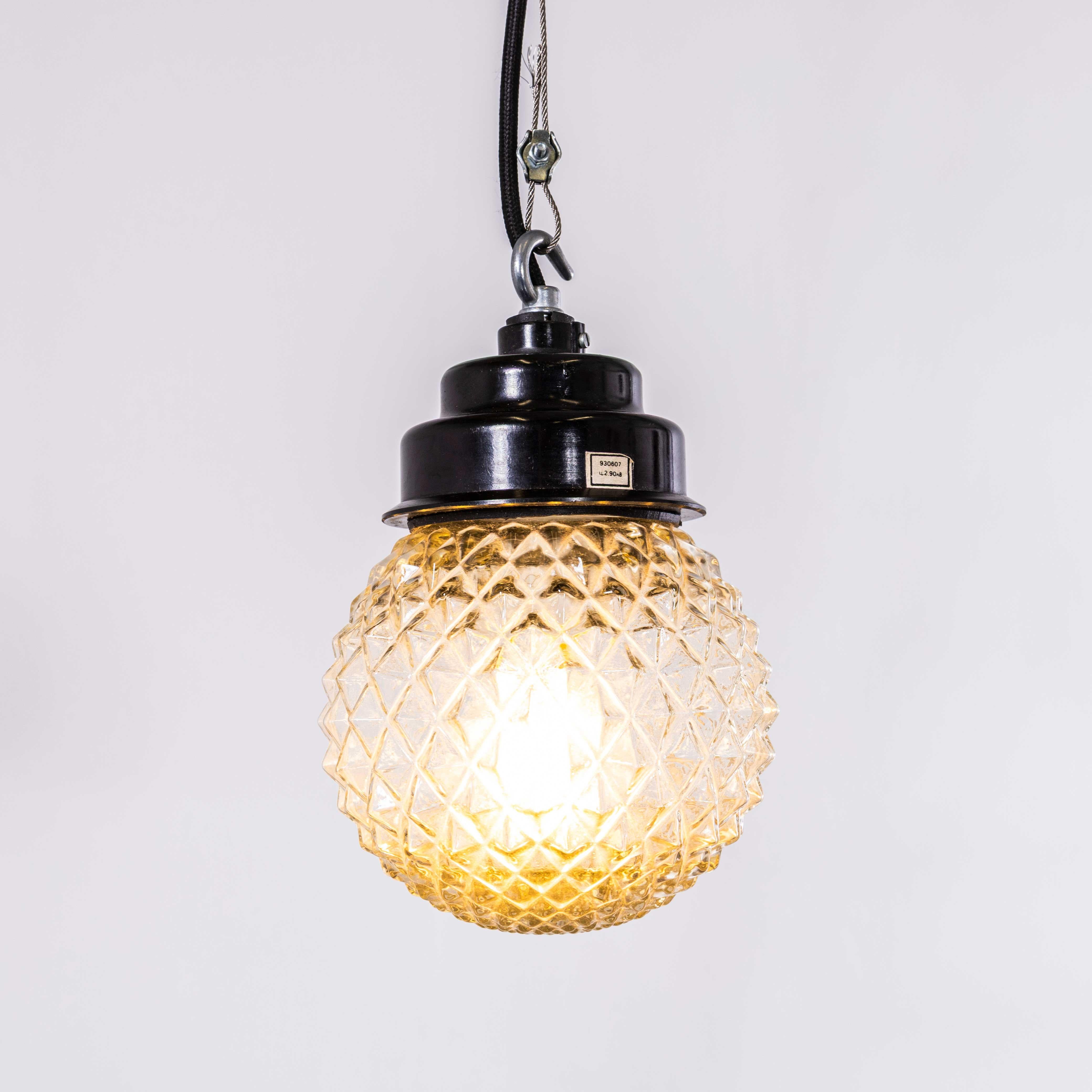 Lampade a sospensione a forma di ananas degli anni '50 - Piccolo lotto disponibile in vendita 1