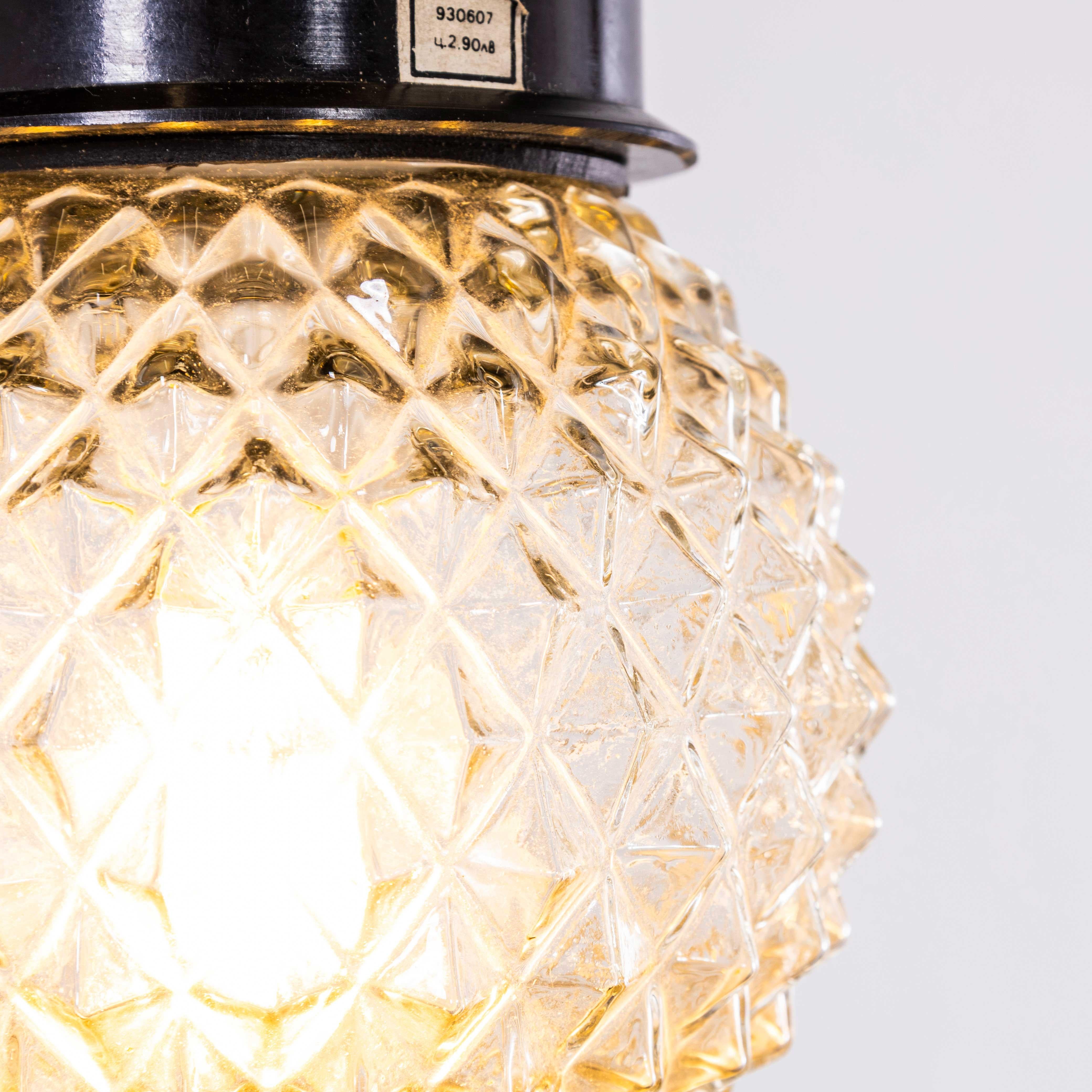 Lampade a sospensione a forma di ananas degli anni '50 - Piccolo lotto disponibile in vendita 2