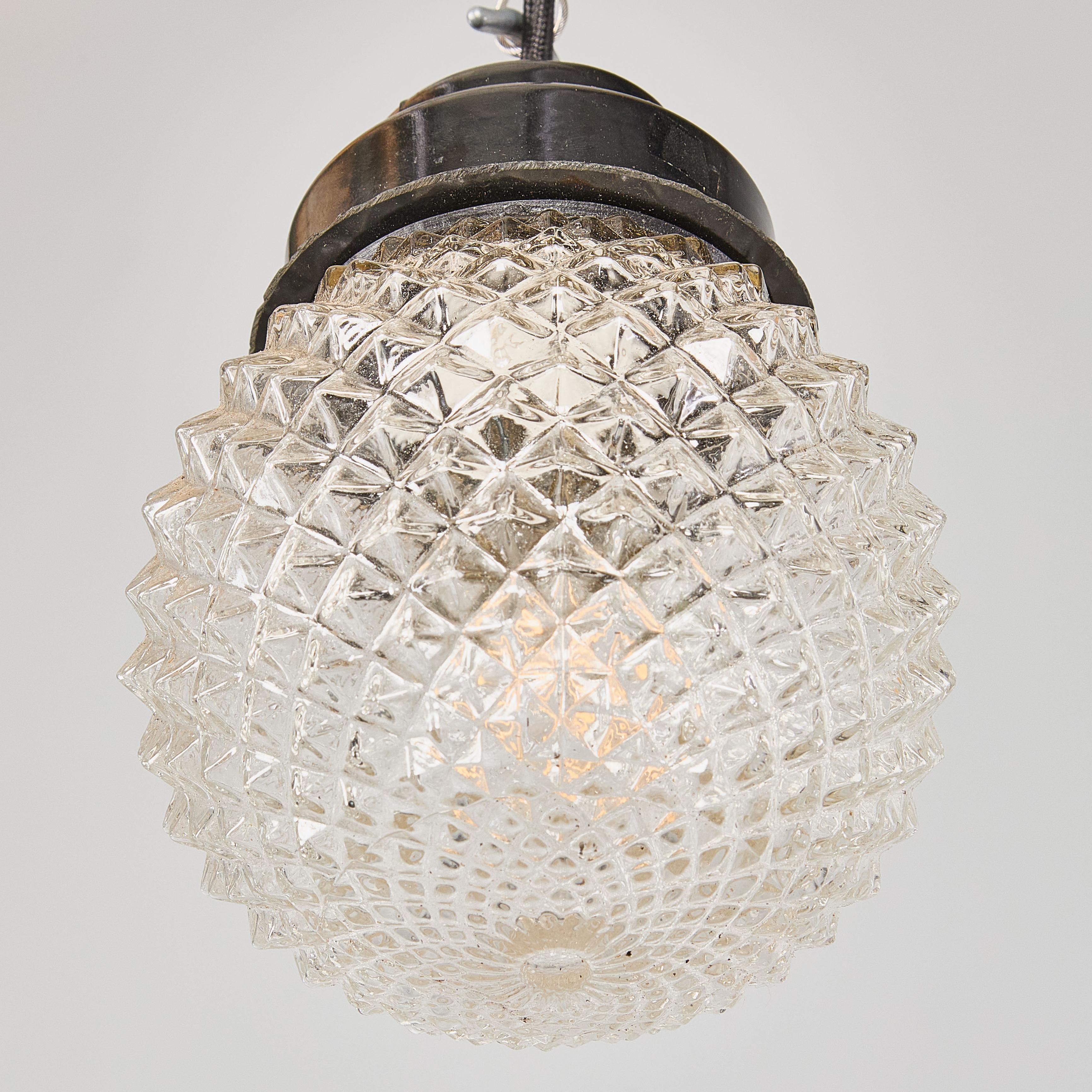 Lampade a sospensione a forma di ananas a strisce screziate del 1950 - Buona quantità In condizioni buone in vendita a Hook, Hampshire