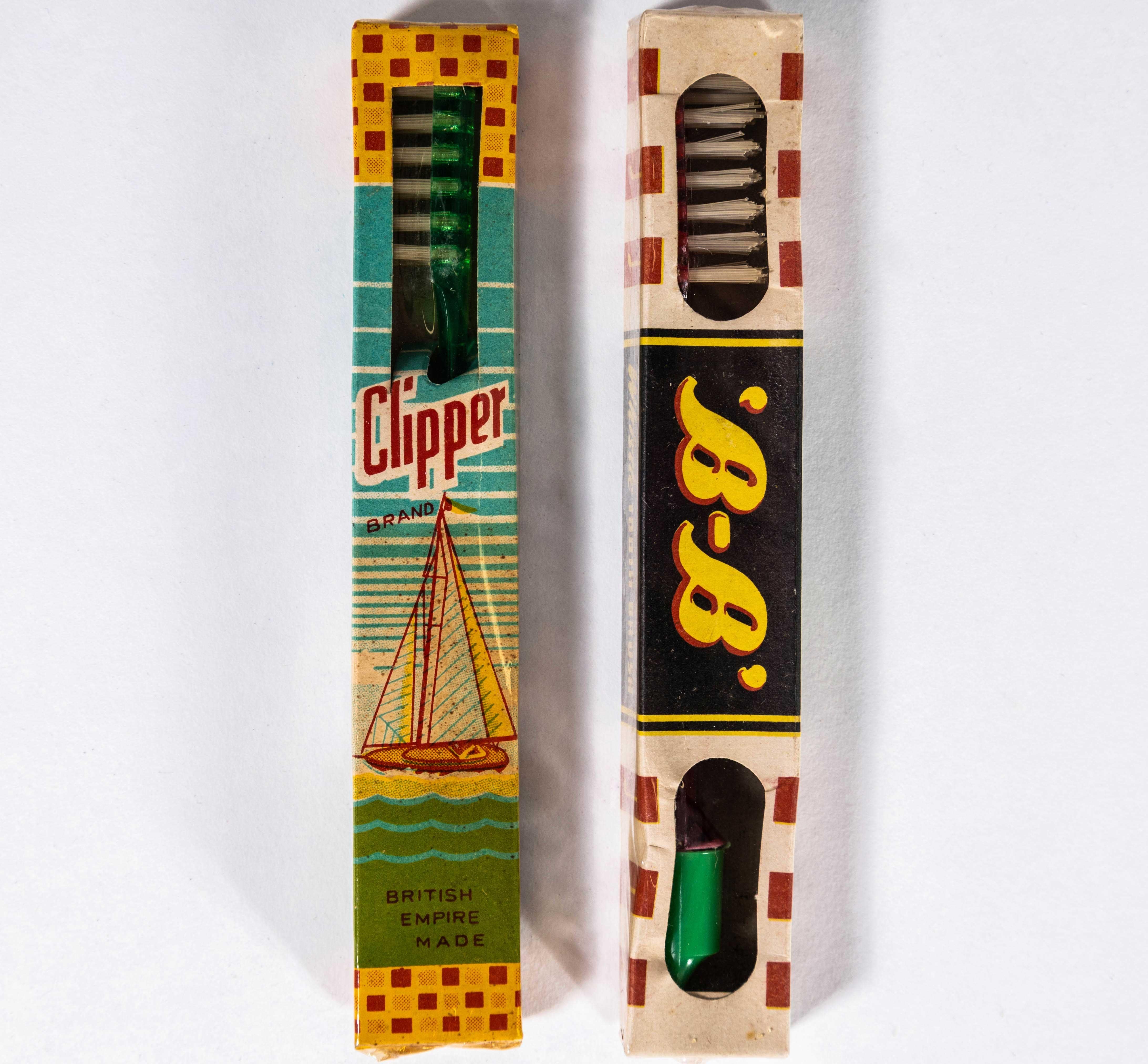 Boîte de brosses à dents des années 1950 - Boîte de douze en vente 4