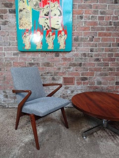 Años 50 Recién Tapizado Tela Gris Sillón Retro Vintage Teca