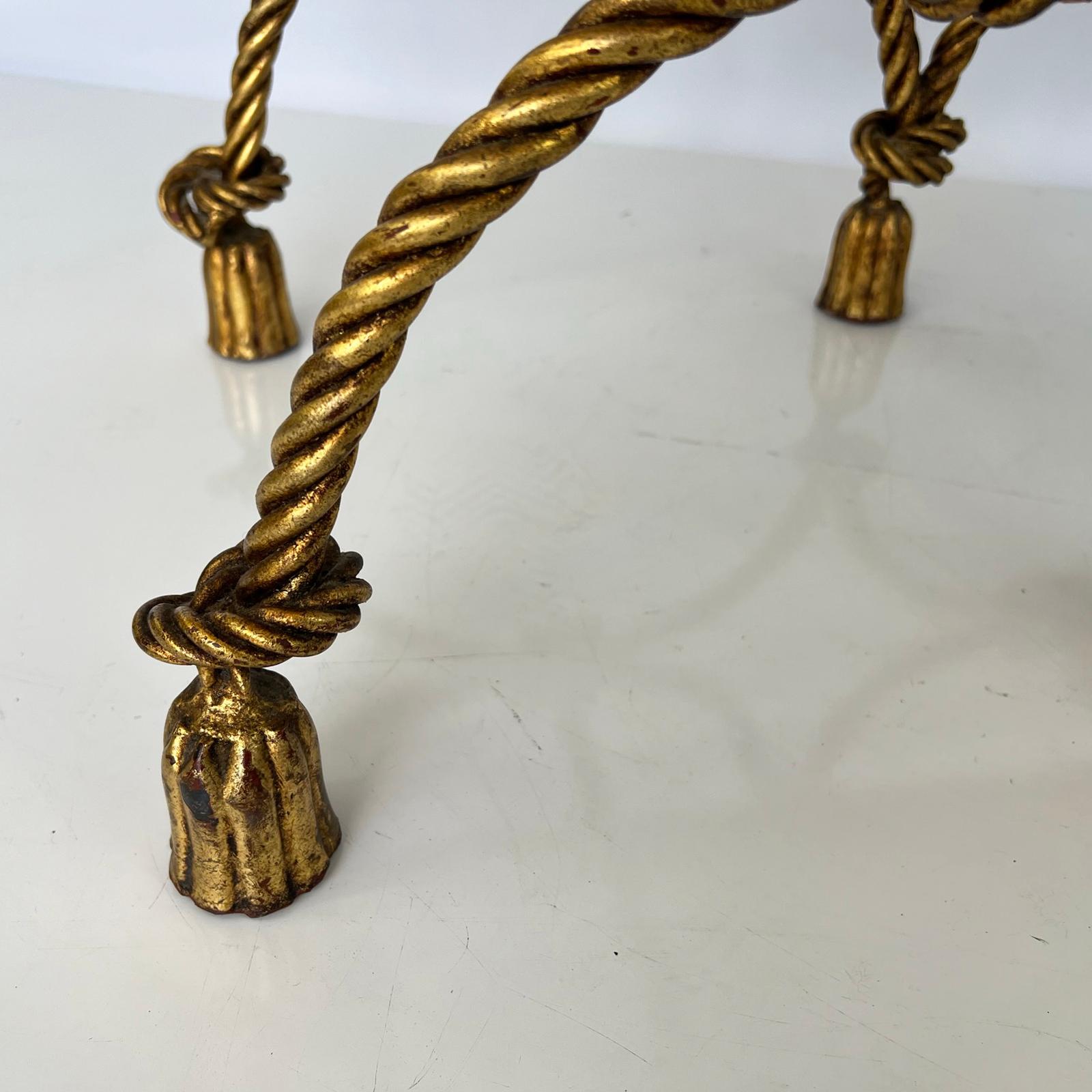 Banco de cuerda y borlas de hierro dorado Niccolini de los años 50 Tapicería en venta