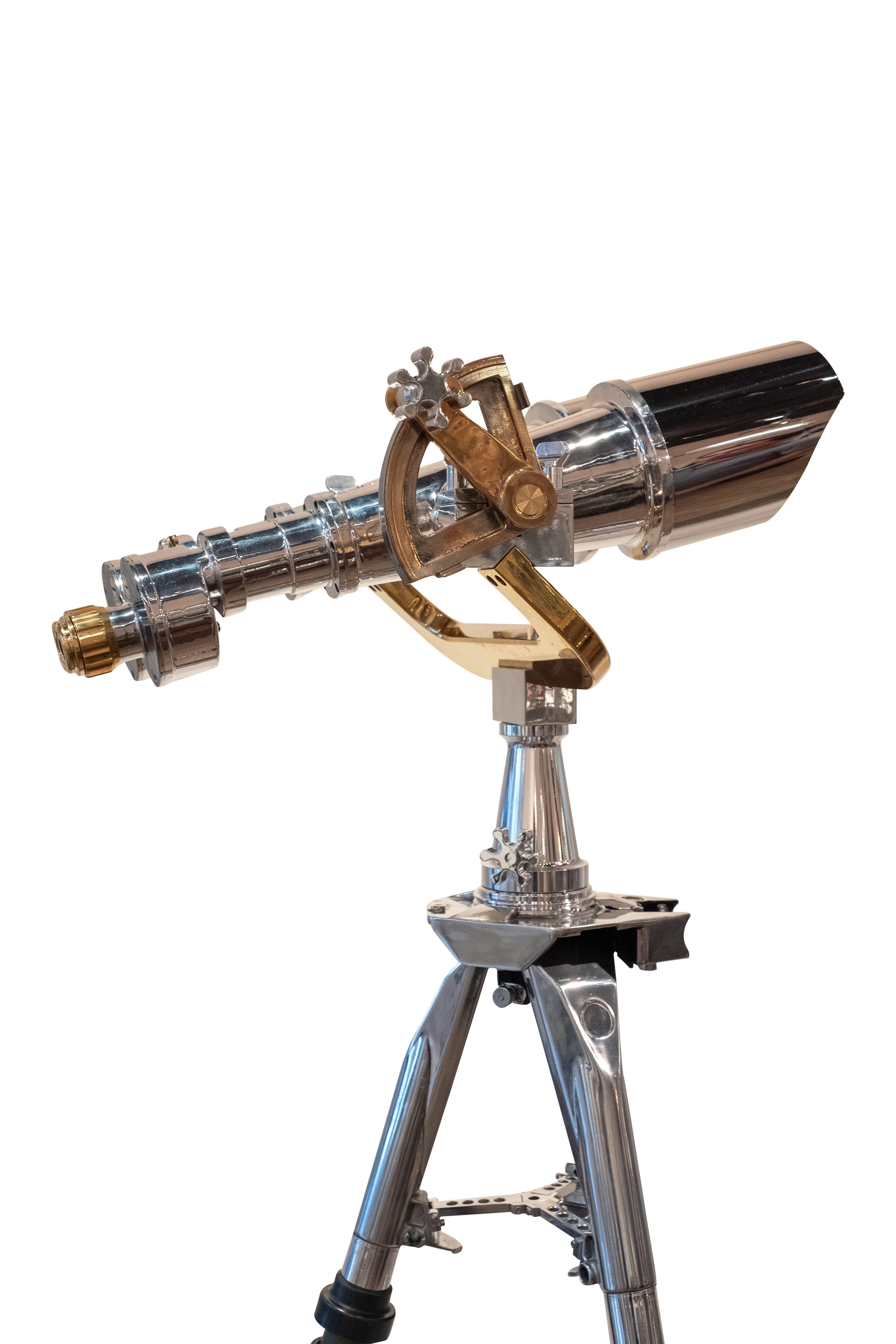 These original 1950s Nikon Binoculars have some of the most powerful optics of the period. Their crystal clear lens and wide scope make these binoculars incredibly attractive in the world of binoculars. Measures: 20 x 120.