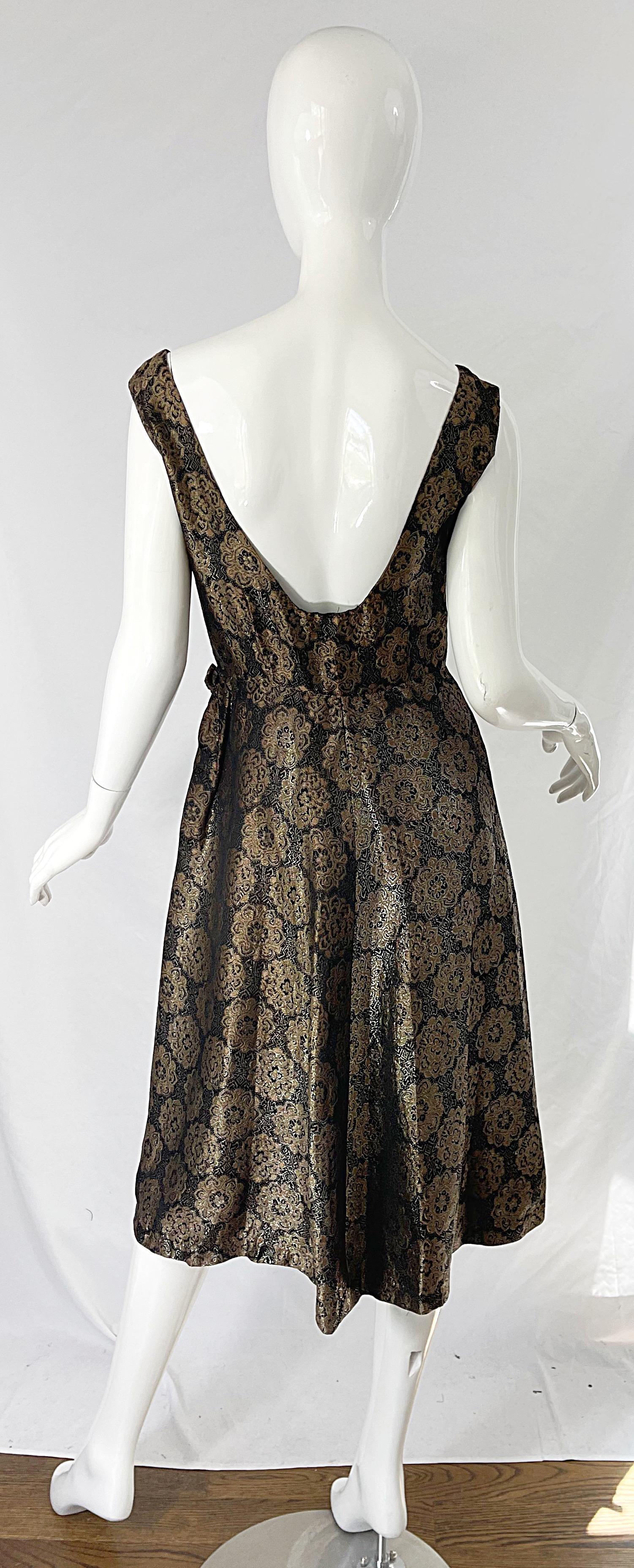 1950s Nina Ricci Couture Brown + Black Medallion Print Silk Vintage 50s Dress In Excellent Condition For Sale In San Diego, CA