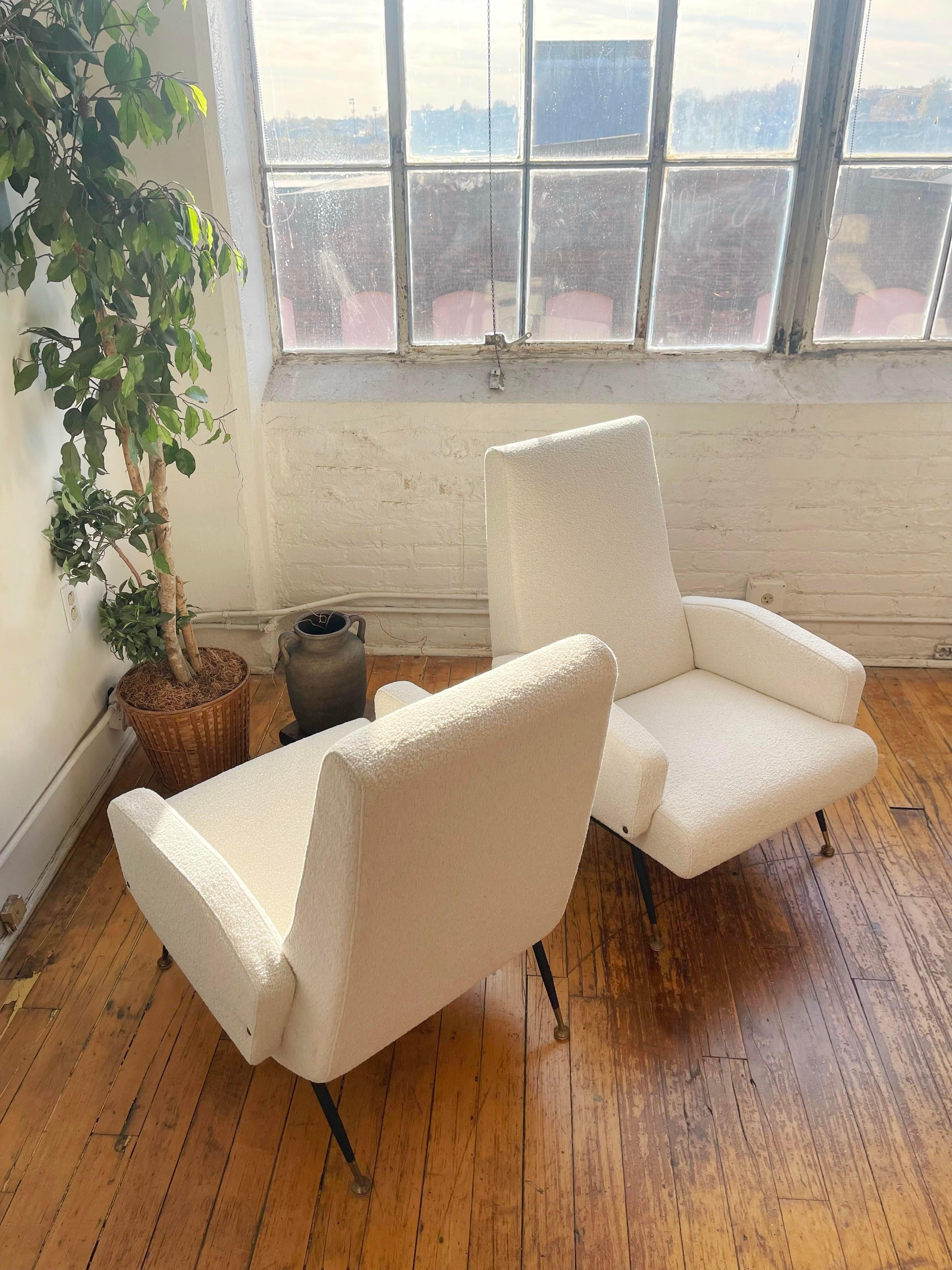 1950s Nino Zoncada Italian Lounge Chairs, Newly Upholstered in White Boucle In Good Condition For Sale In Jersey City, NJ