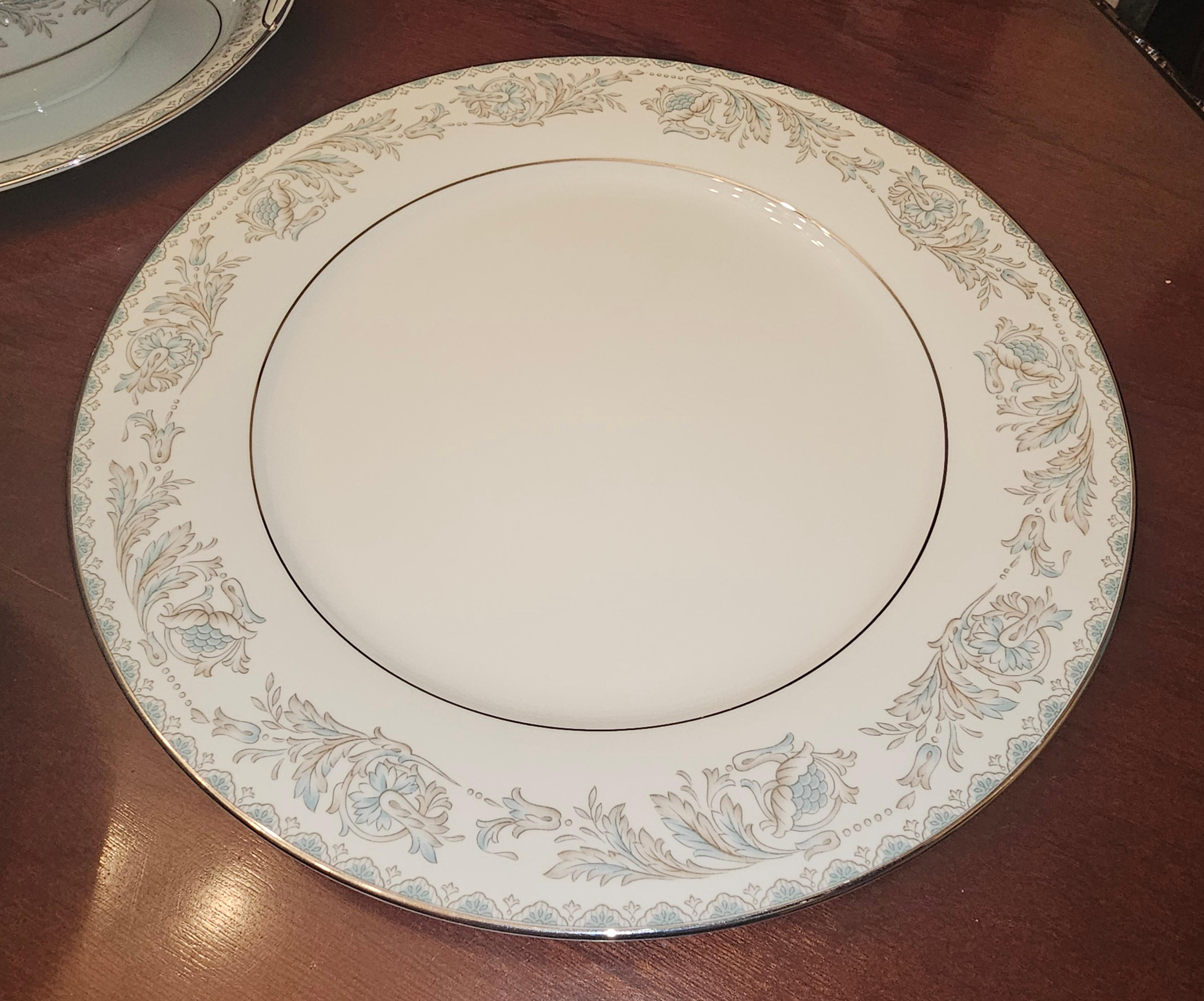 1950 Noritake Belmont 5609 Set di porcellana fine d'osso, 95 pezzi, 12 coperti in vendita 3