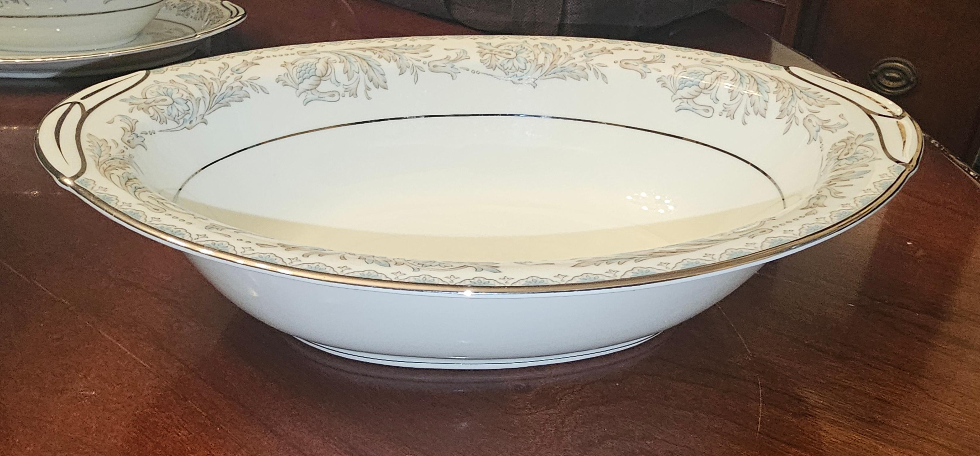 1950 Noritake Belmont 5609 Set di porcellana fine d'osso, 95 pezzi, 12 coperti in vendita 5