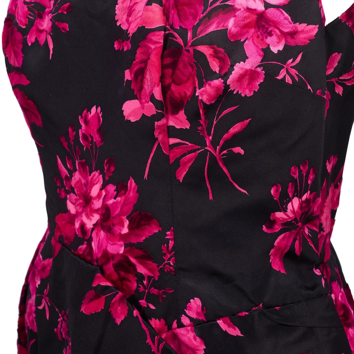 Robe en soie noire et imprimé floral rose de Norman Hartnell Couture des années 1950 Excellent état - En vente à London, GB