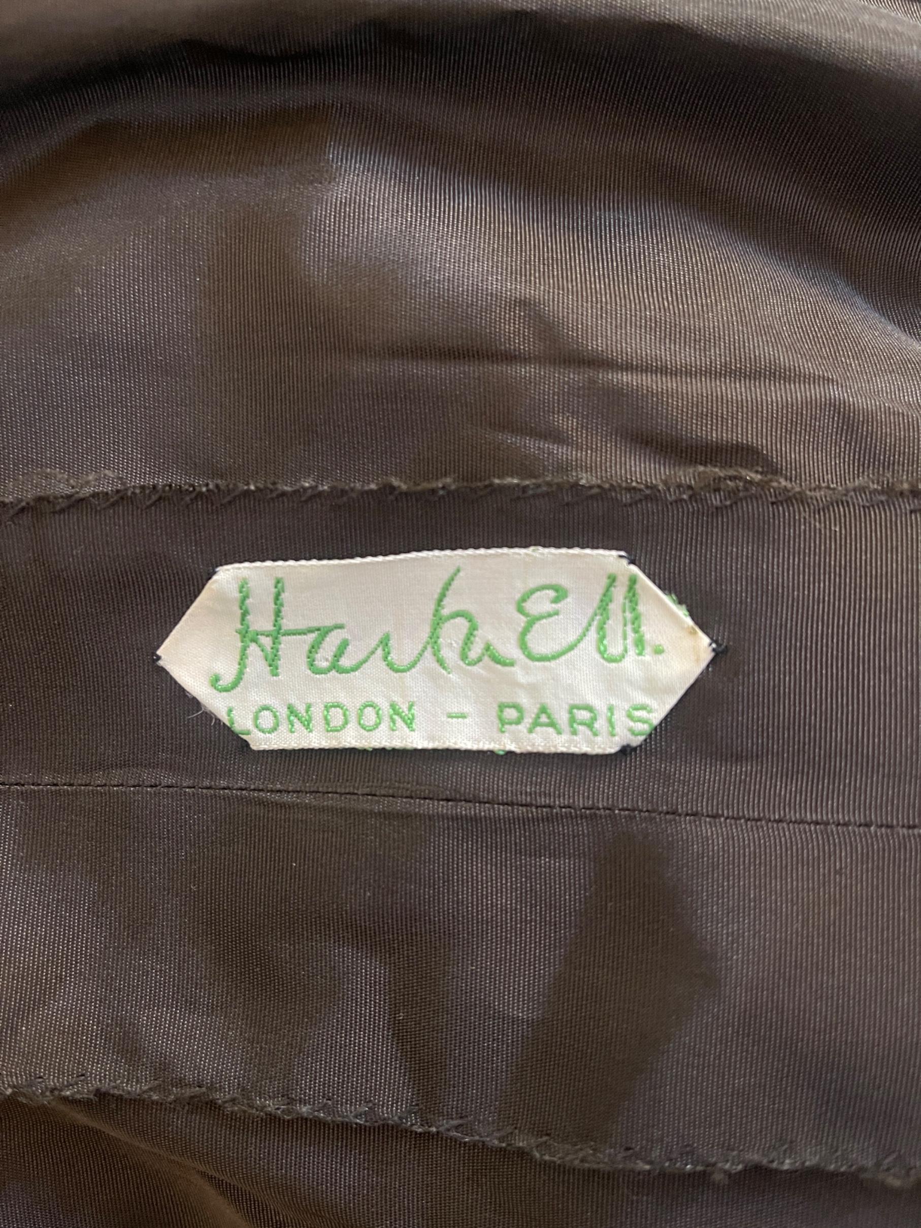 Robe en soie noire et imprimé floral rose de Norman Hartnell Couture des années 1950 Pour femmes en vente