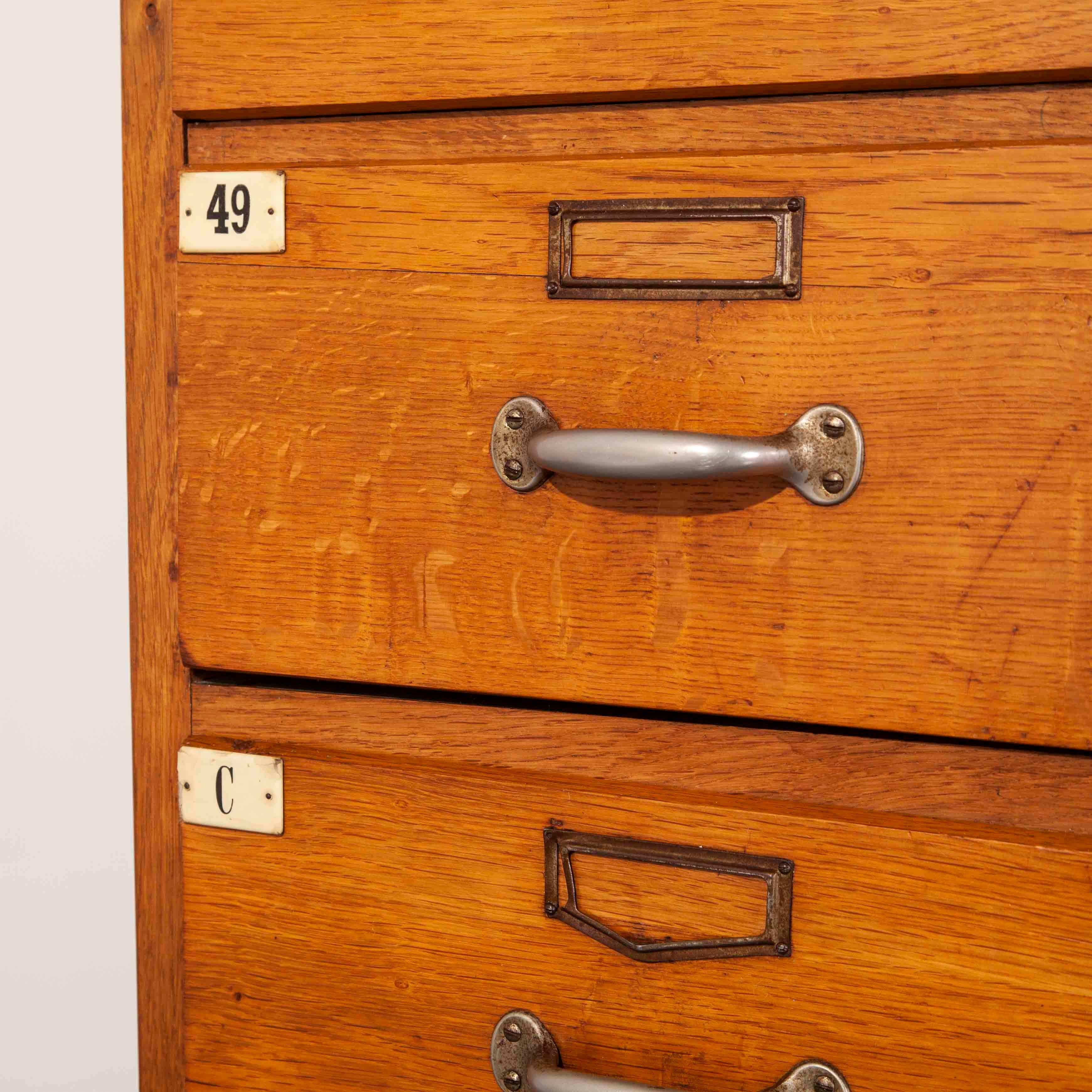 1950s Oak Apothecary Multi Drawer Chest of Drawers, Thirty Two Drawers, Unit One In Good Condition In Hook, Hampshire