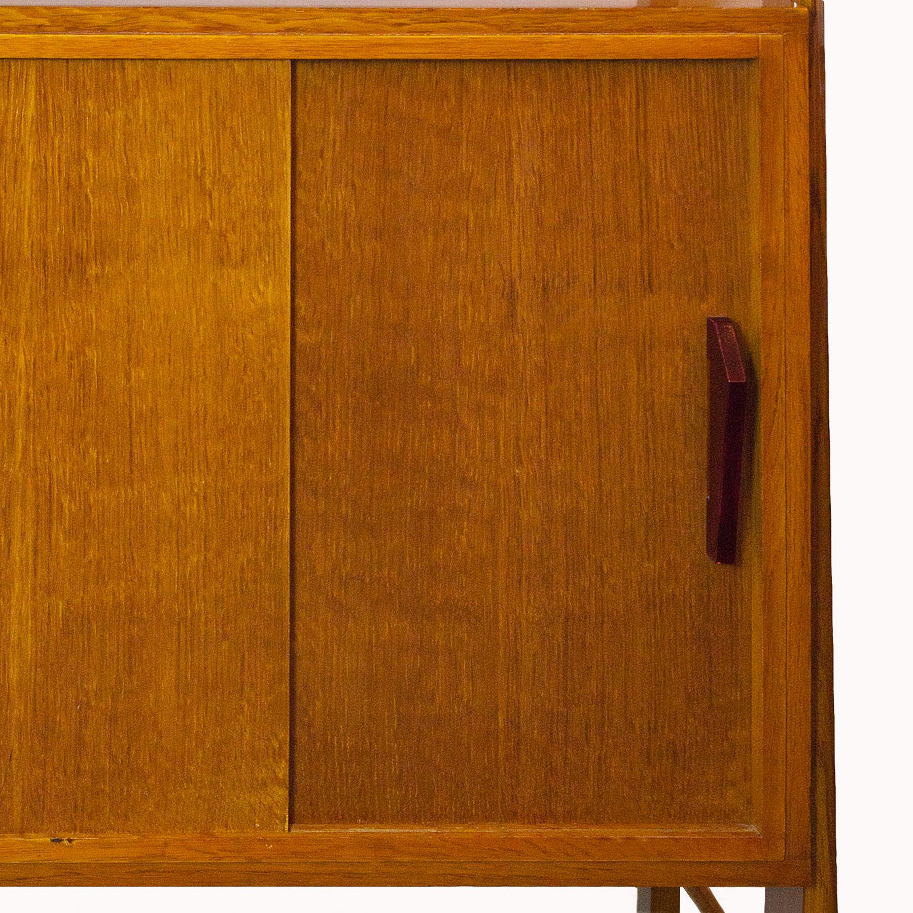 1950s Oak Modulus Storage Cabinet, Sliding Doors and Shelves, Lacquer, France In Good Condition In Girona, ES